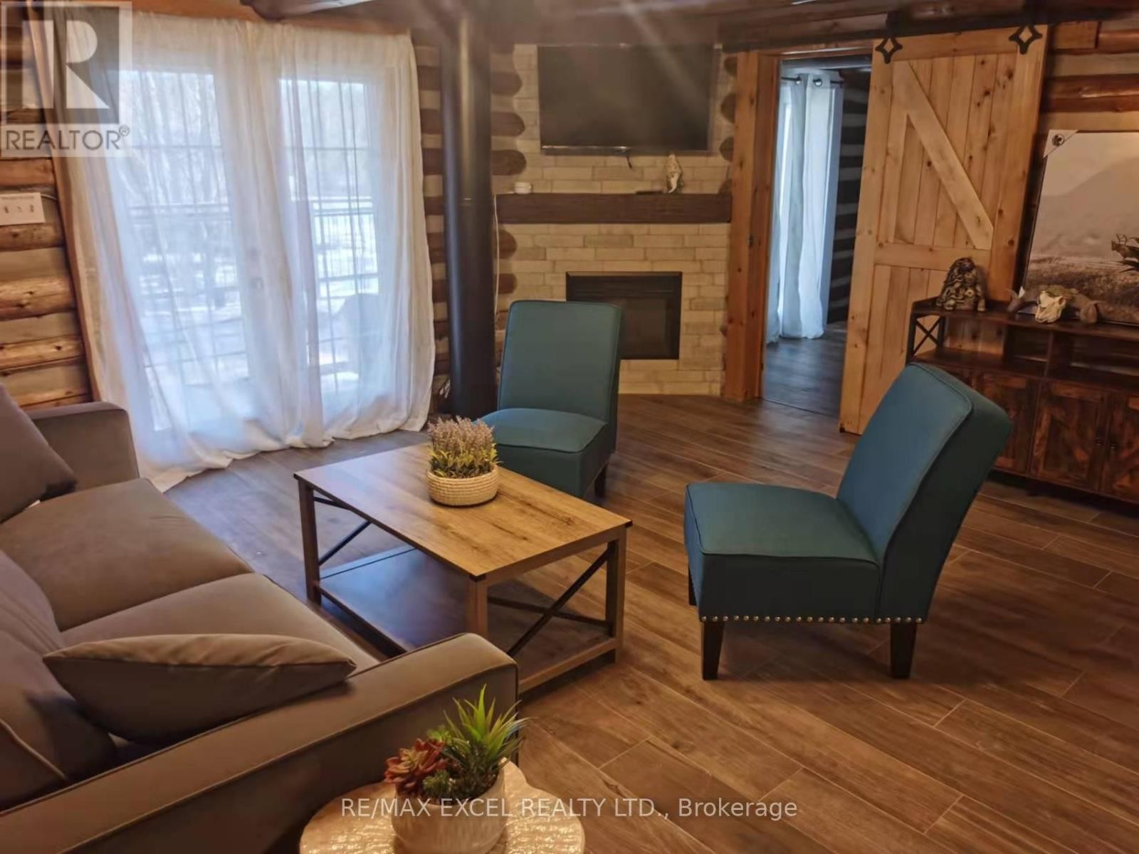 












1194 LAKE ST. PETER ROAD

,
Hastings Highlands (McClure Ward),




Ontario
K0L2K0

