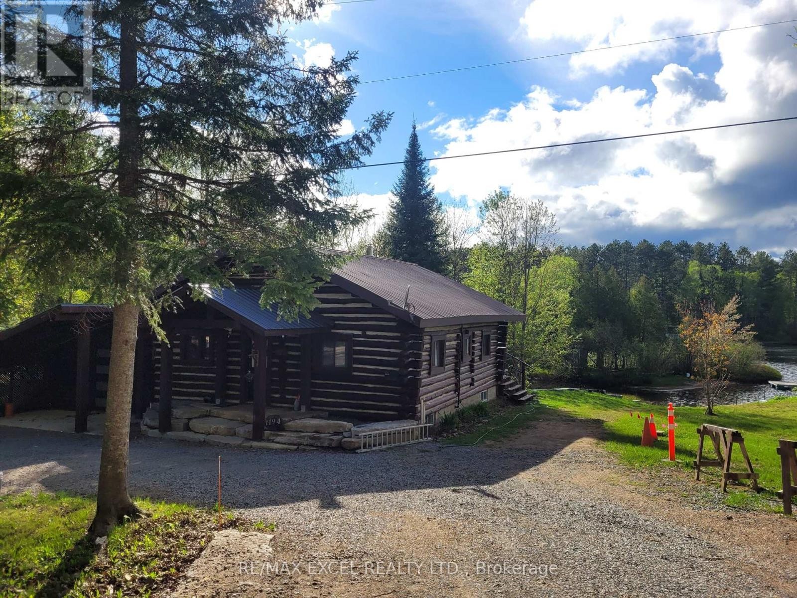 












1194 LAKE ST. PETER ROAD

,
Hastings Highlands (McClure Ward),




Ontario
K0L2K0

