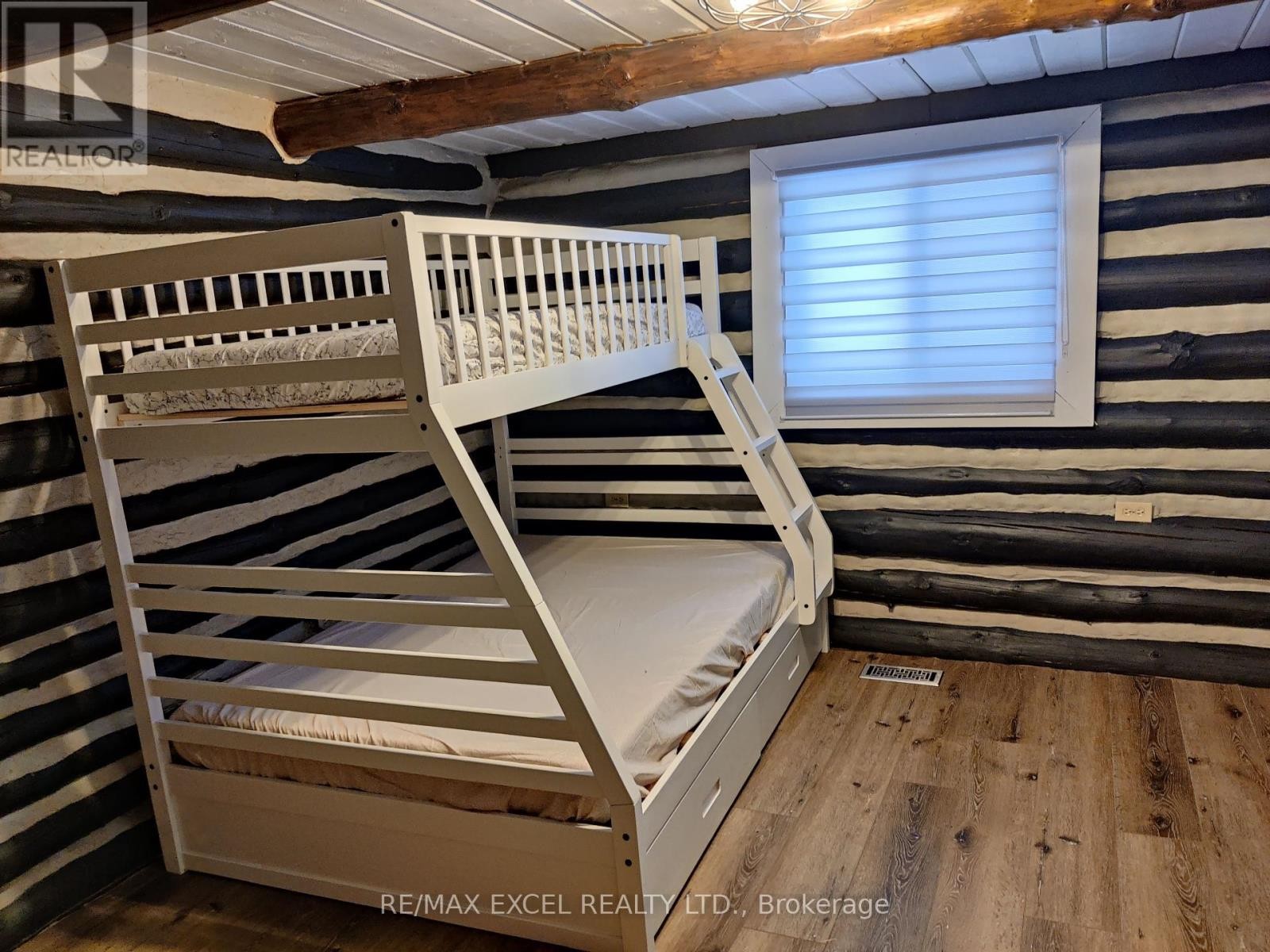












1194 LAKE ST. PETER ROAD

,
Hastings Highlands (McClure Ward),




Ontario
K0L2K0

