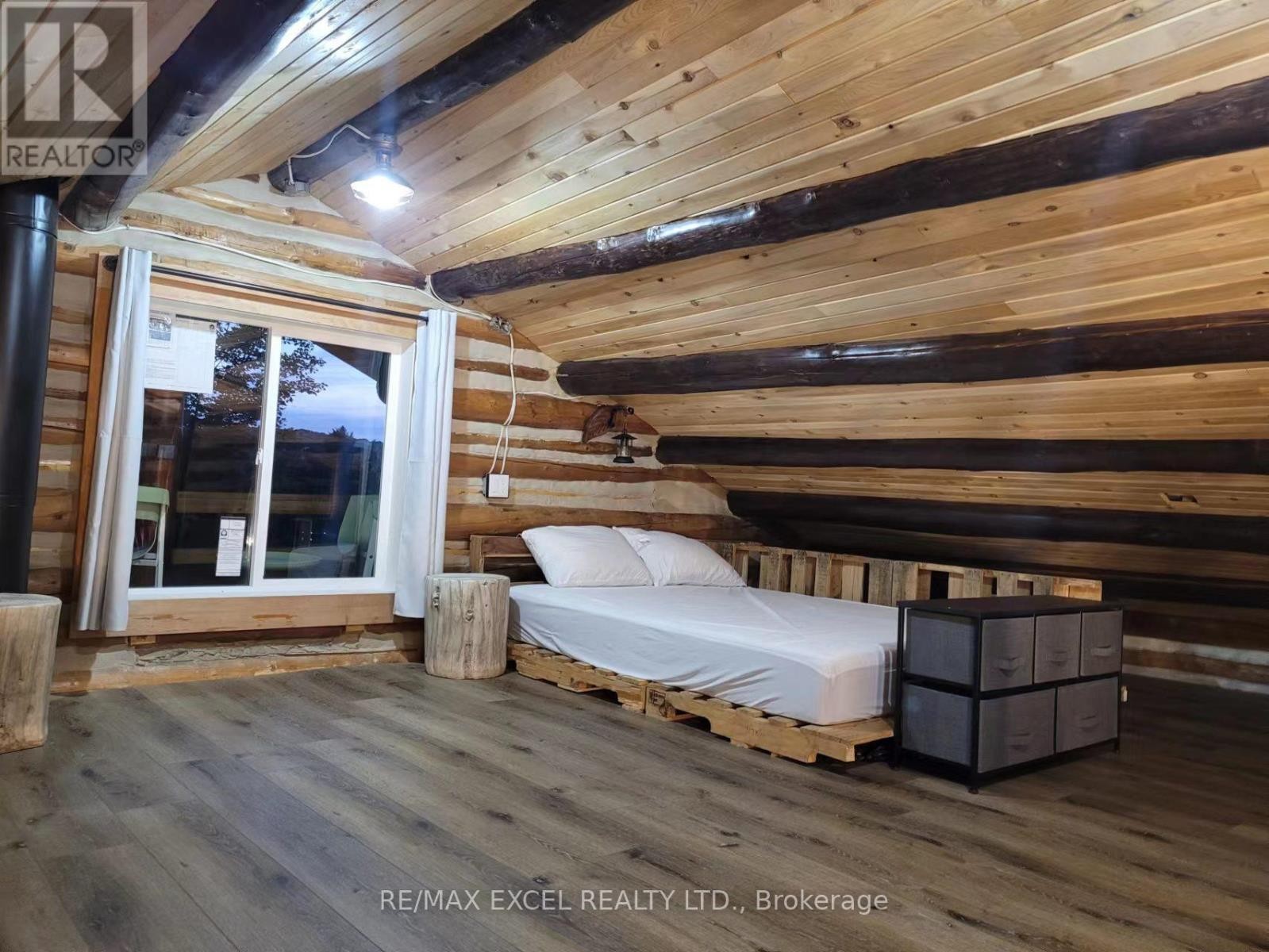 












1194 LAKE ST. PETER ROAD

,
Hastings Highlands (McClure Ward),




Ontario
K0L2K0


