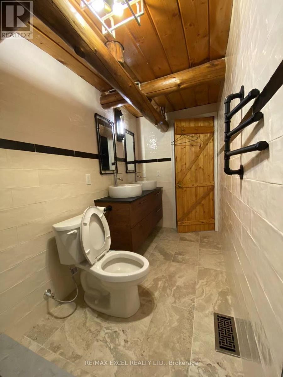 












1194 LAKE ST. PETER ROAD

,
Hastings Highlands (McClure Ward),




Ontario
K0L2K0

