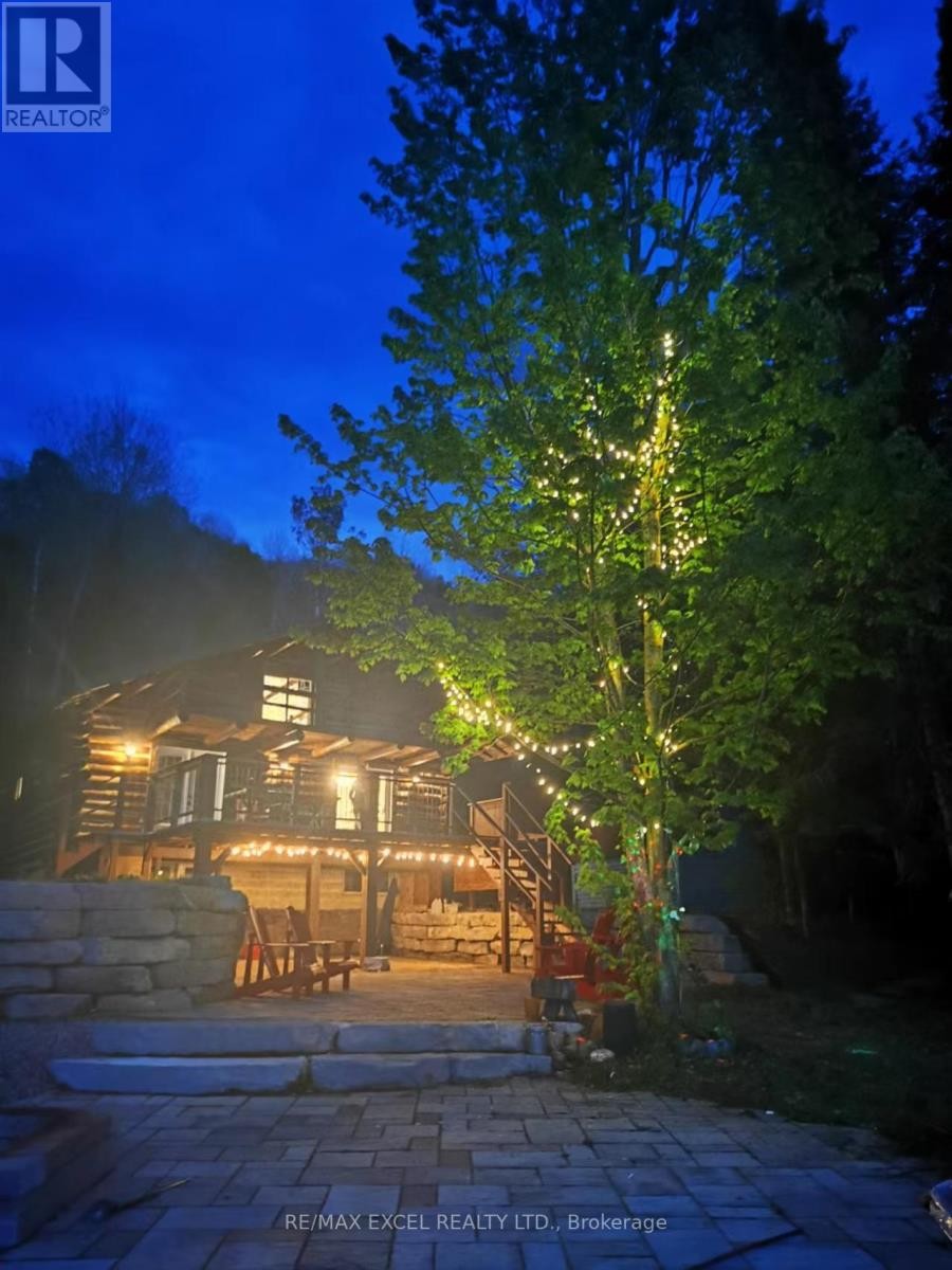 












1194 LAKE ST. PETER ROAD

,
Hastings Highlands (McClure Ward),




Ontario
K0L2K0

