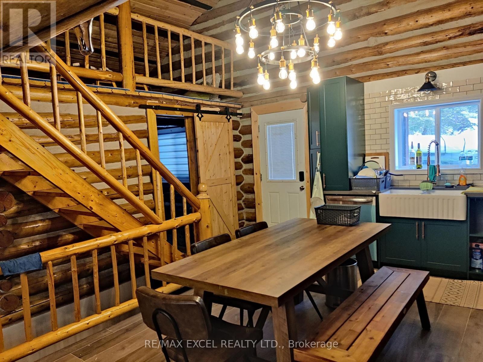












1194 LAKE ST. PETER ROAD

,
Hastings Highlands (McClure Ward),




Ontario
K0L2K0


