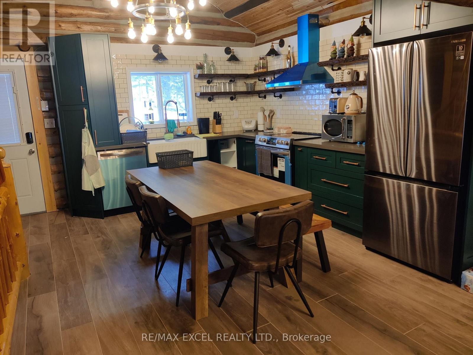 












1194 LAKE ST. PETER ROAD

,
Hastings Highlands (McClure Ward),




Ontario
K0L2K0

