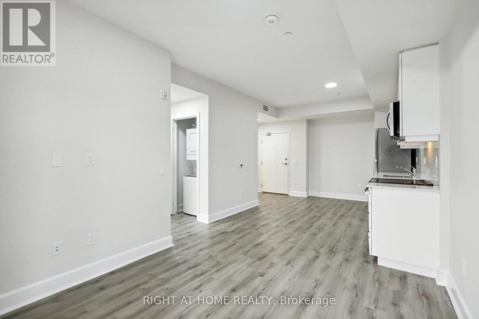 












608 - 243 NORTHFIELD DRIVE E

,
Waterloo,




Ontario
N2K0H2

