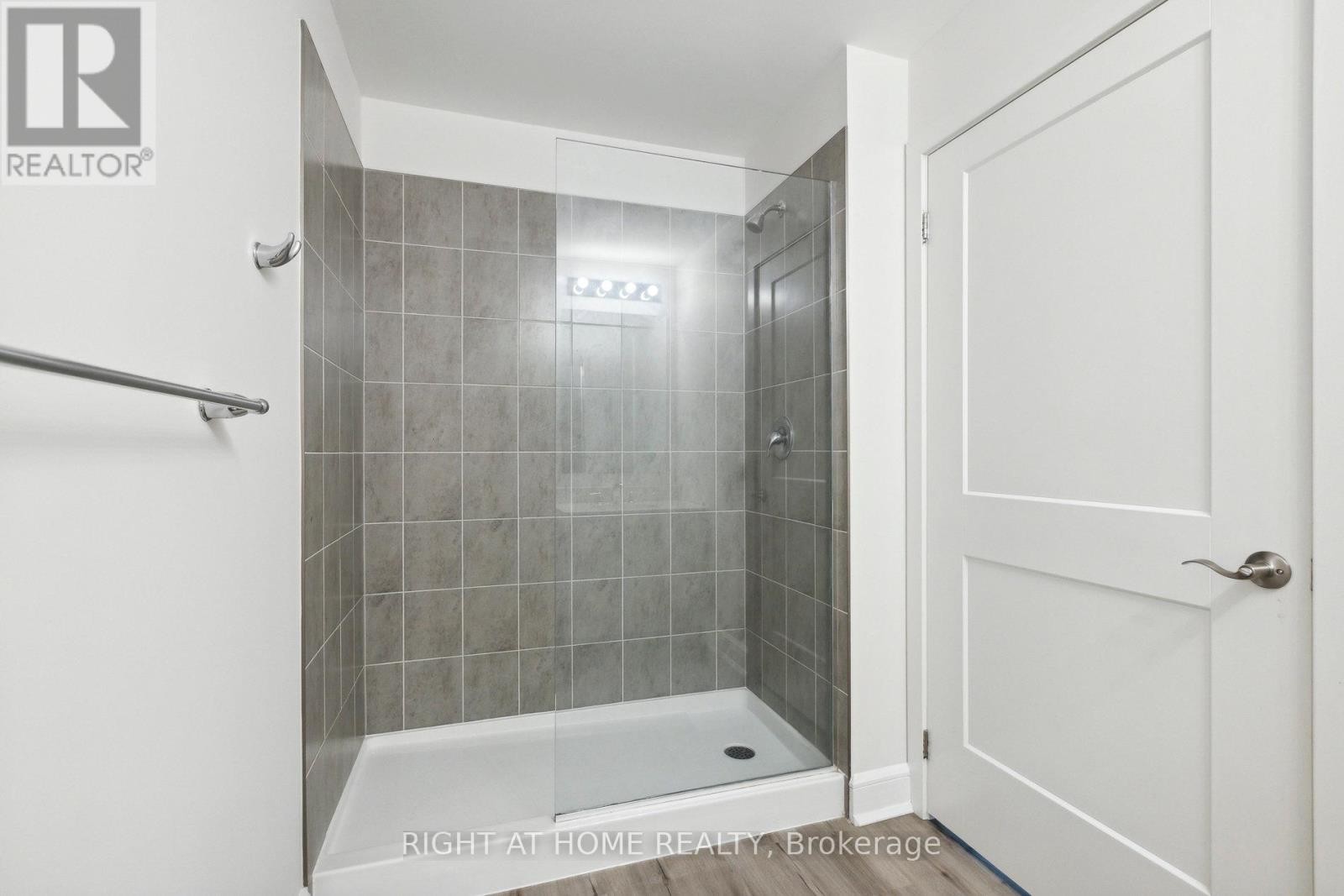 












608 - 243 NORTHFIELD DRIVE E

,
Waterloo,




Ontario
N2K0H2

