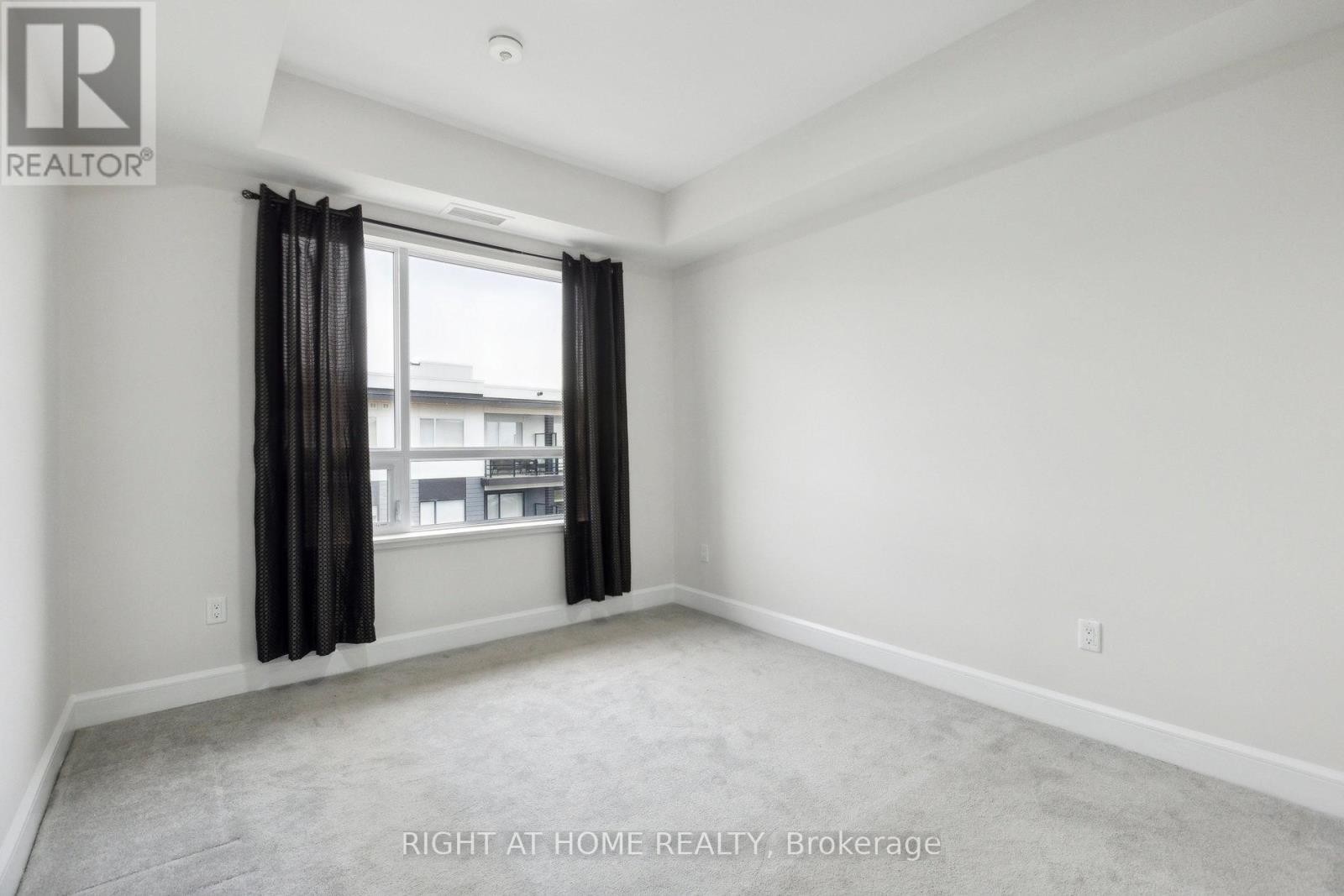 












608 - 243 NORTHFIELD DRIVE E

,
Waterloo,




Ontario
N2K0H2


