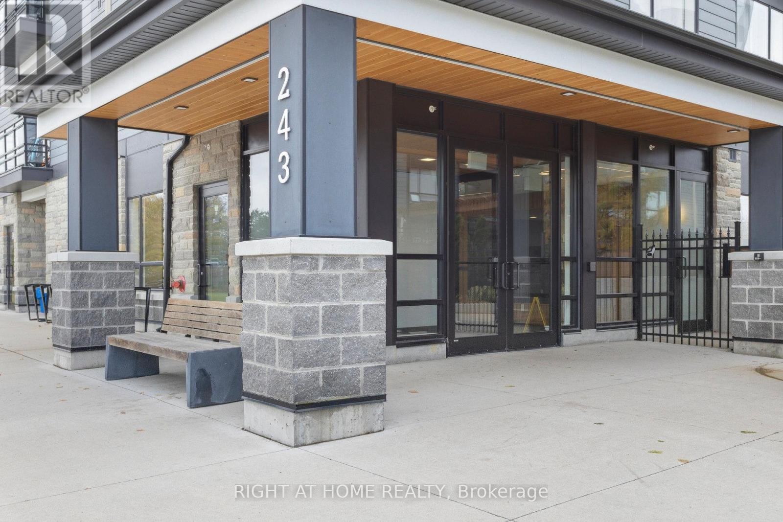 












608 - 243 NORTHFIELD DRIVE E

,
Waterloo,




Ontario
N2K0H2

