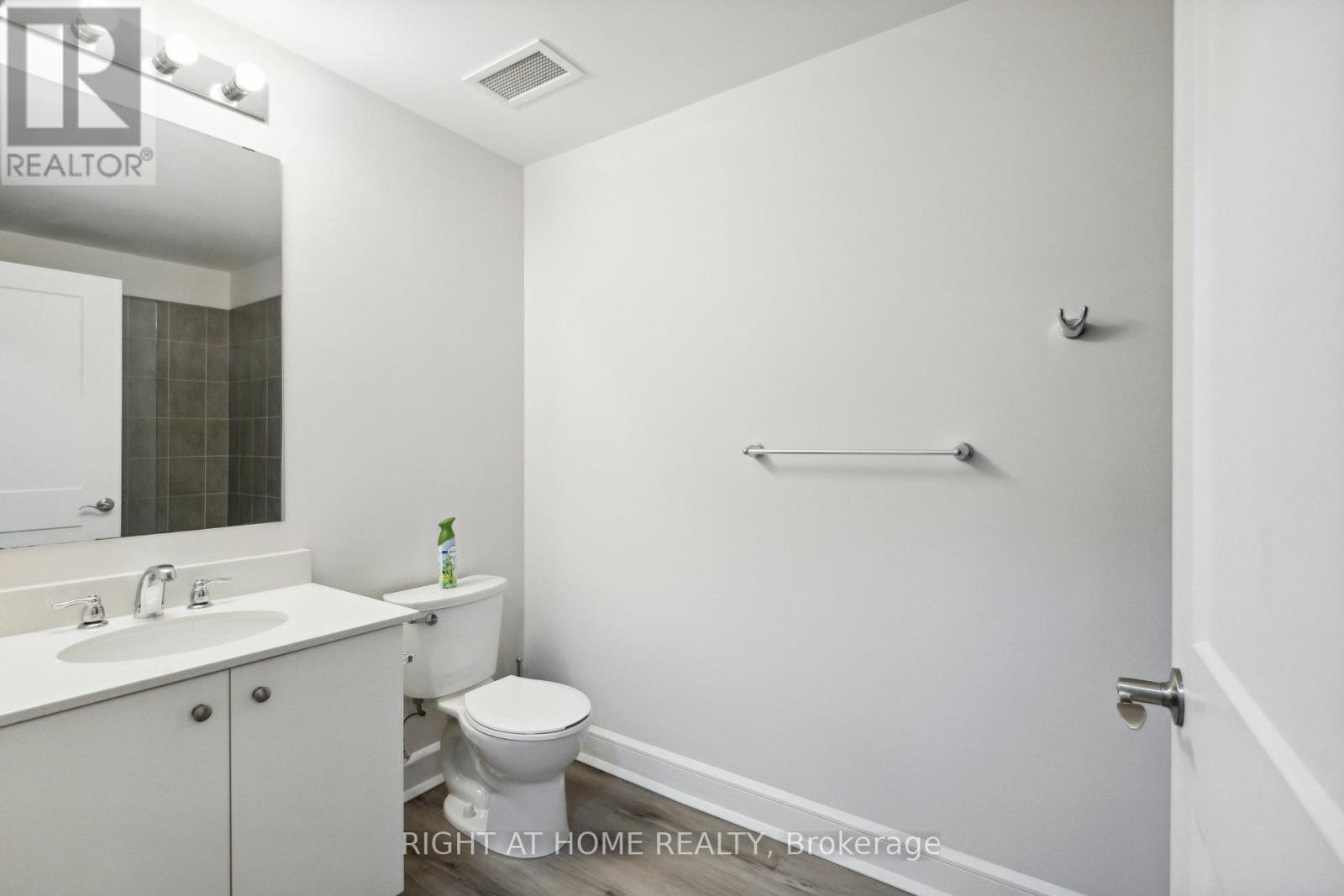












608 - 243 NORTHFIELD DRIVE E

,
Waterloo,




Ontario
N2K0H2

