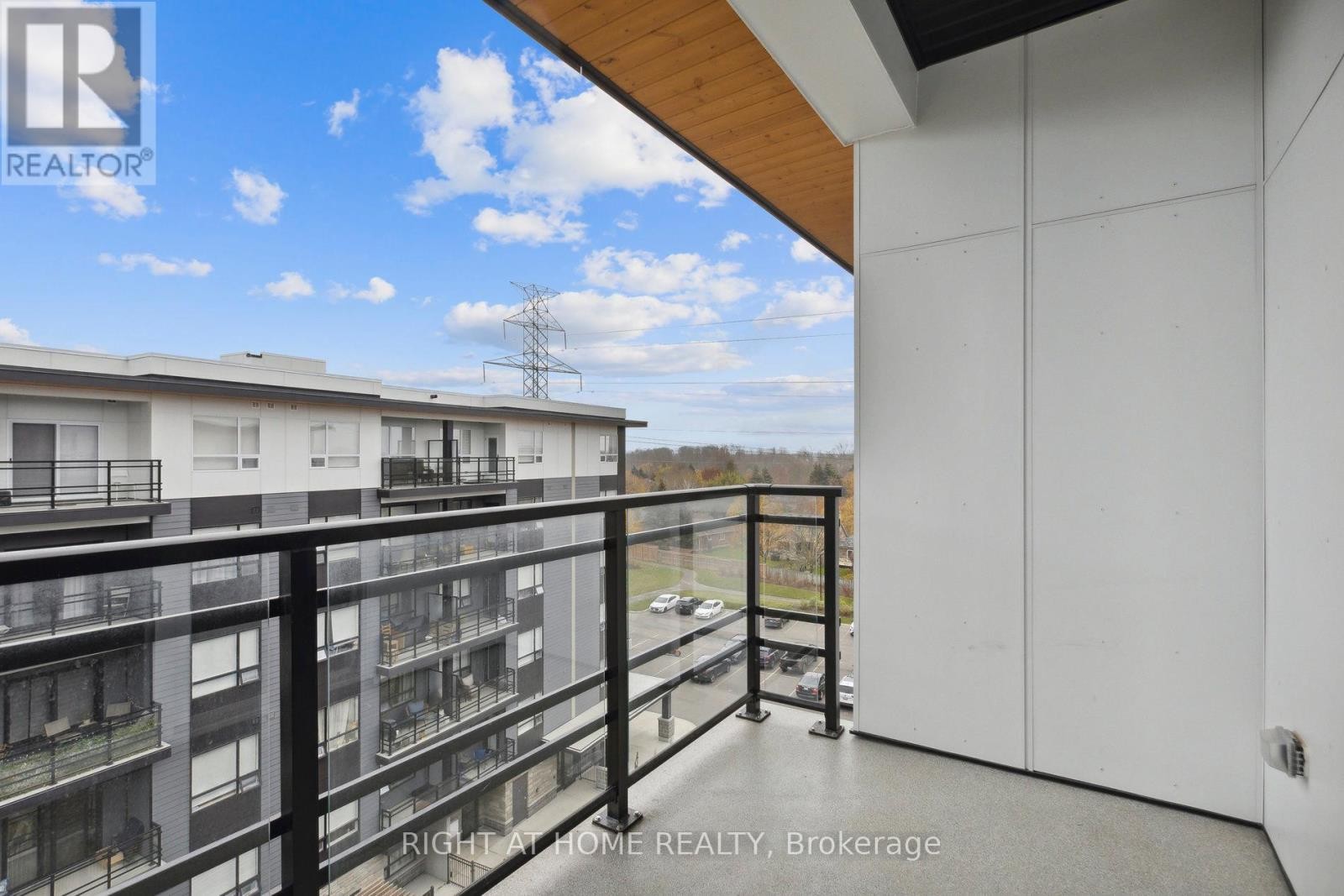 












608 - 243 NORTHFIELD DRIVE E

,
Waterloo,




Ontario
N2K0H2

