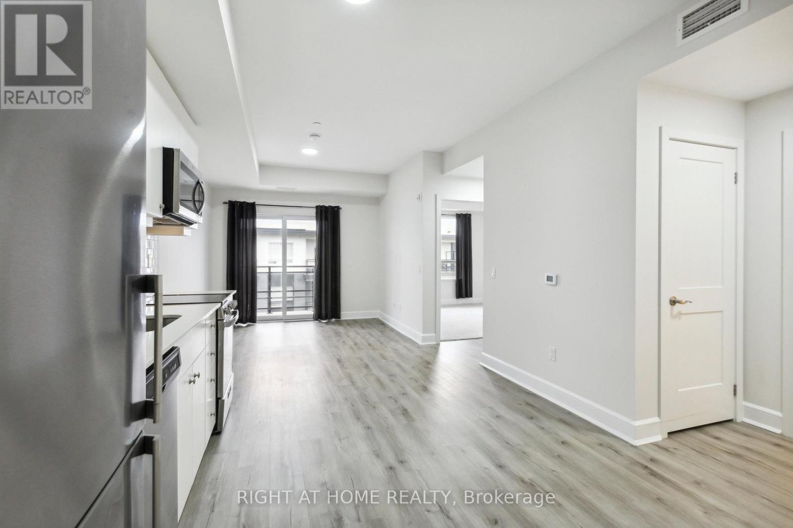 












608 - 243 NORTHFIELD DRIVE E

,
Waterloo,




Ontario
N2K0H2

