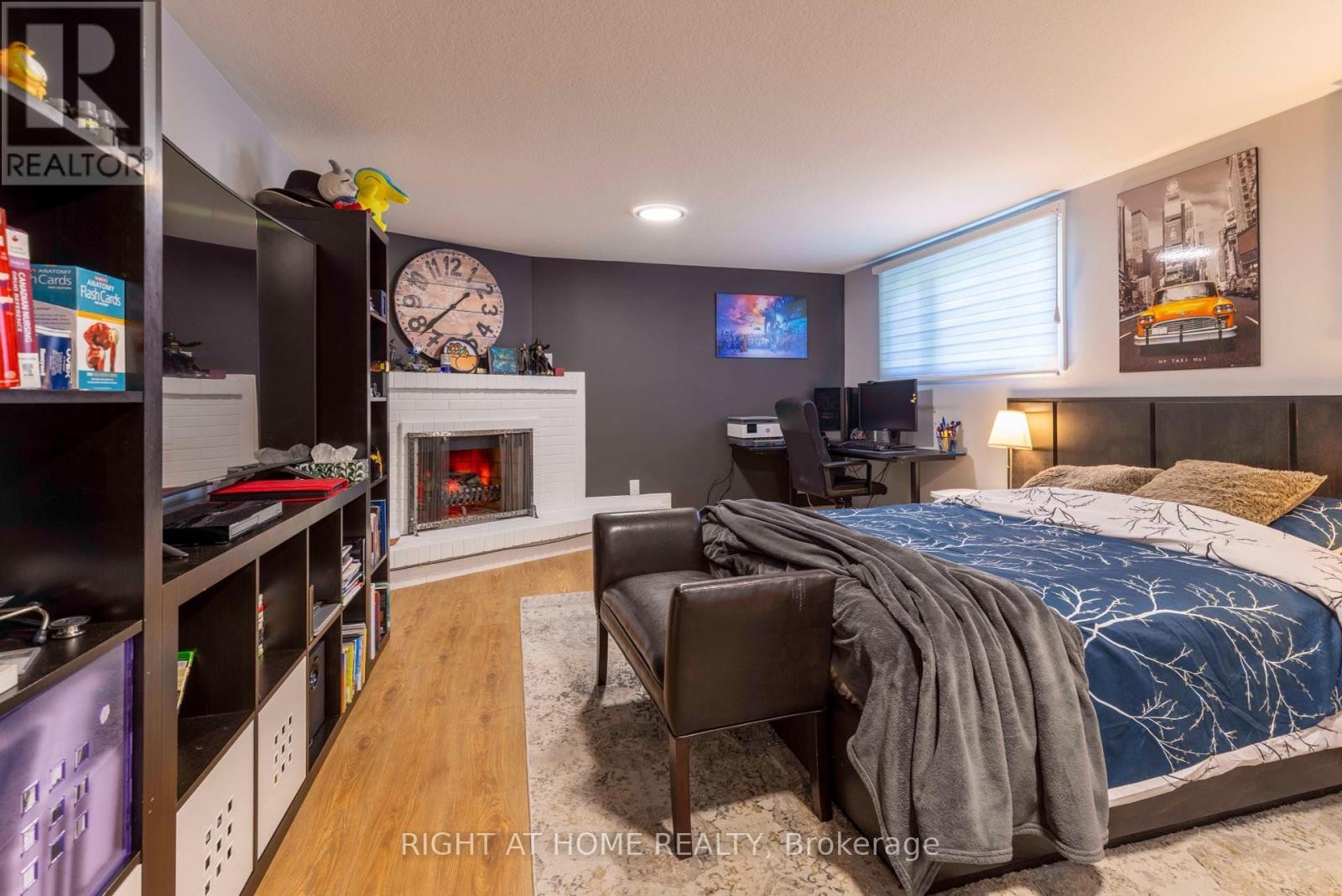 












212 LOCKHART DRIVE

,
St. Catharines (Glendale/Glenridge),




Ontario
L2T1X1

