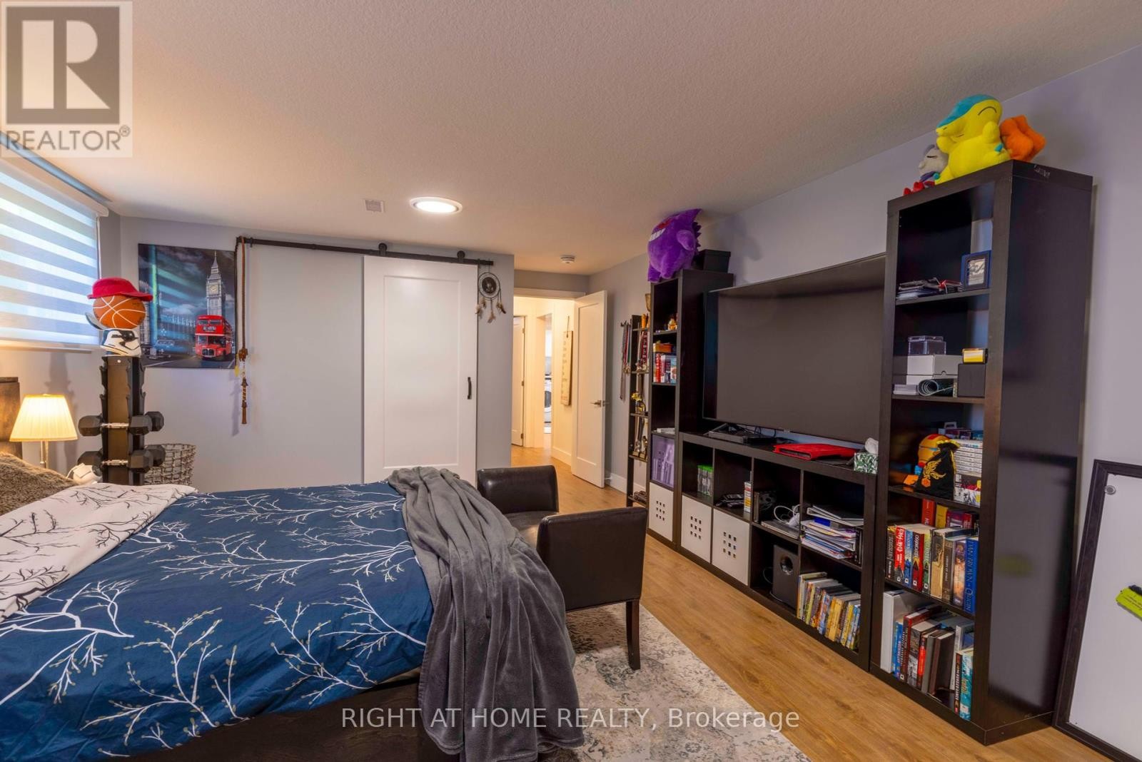 












212 LOCKHART DRIVE

,
St. Catharines (Glendale/Glenridge),




Ontario
L2T1X1

