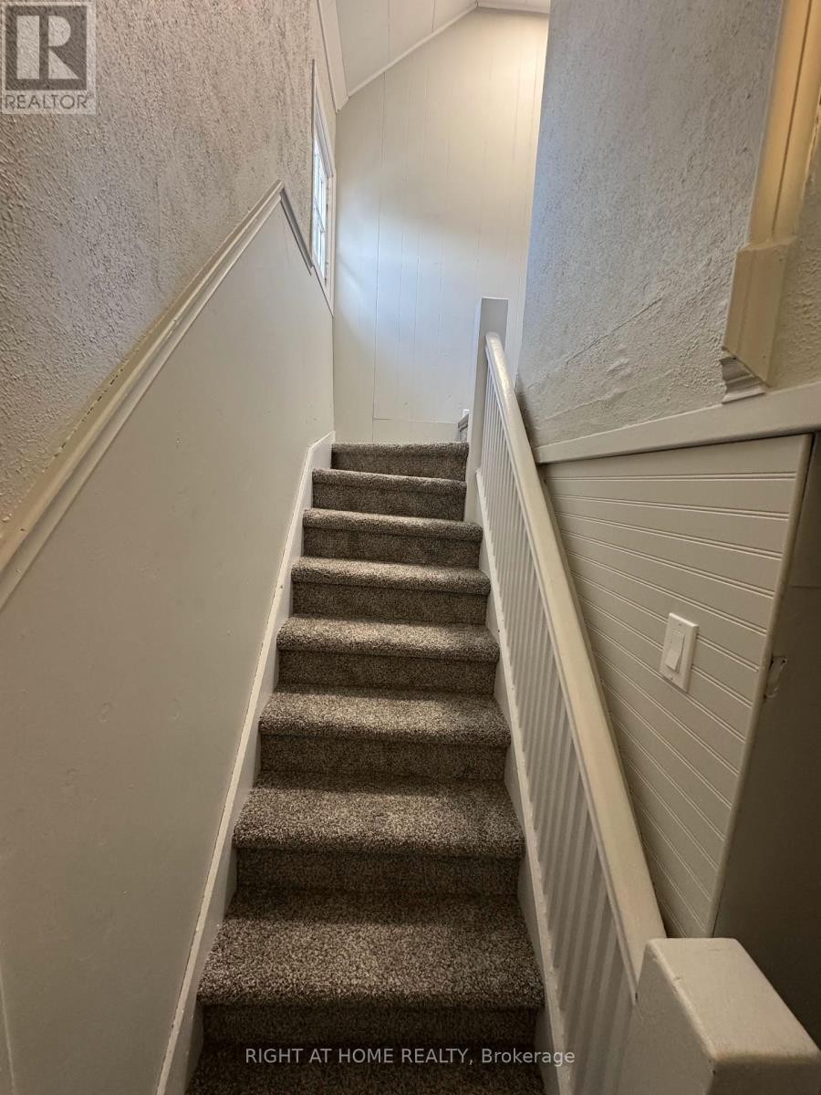 












252 QUEEN STREET

,
Chatham-Kent (Chatham),




Ontario
N7M2H3

