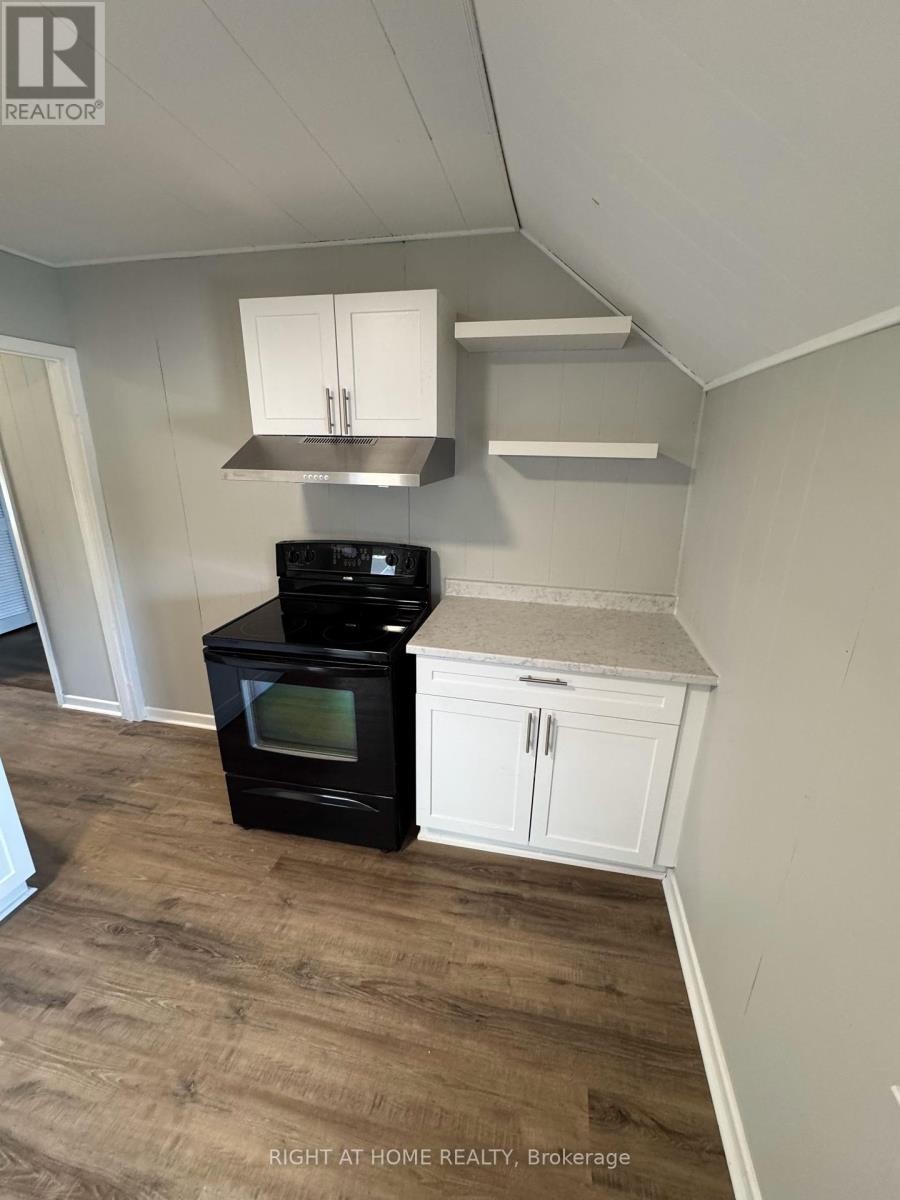 












252 QUEEN STREET

,
Chatham-Kent (Chatham),




Ontario
N7M2H3

