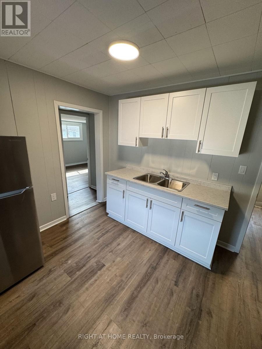 












252 QUEEN STREET

,
Chatham-Kent (Chatham),




Ontario
N7M2H3

