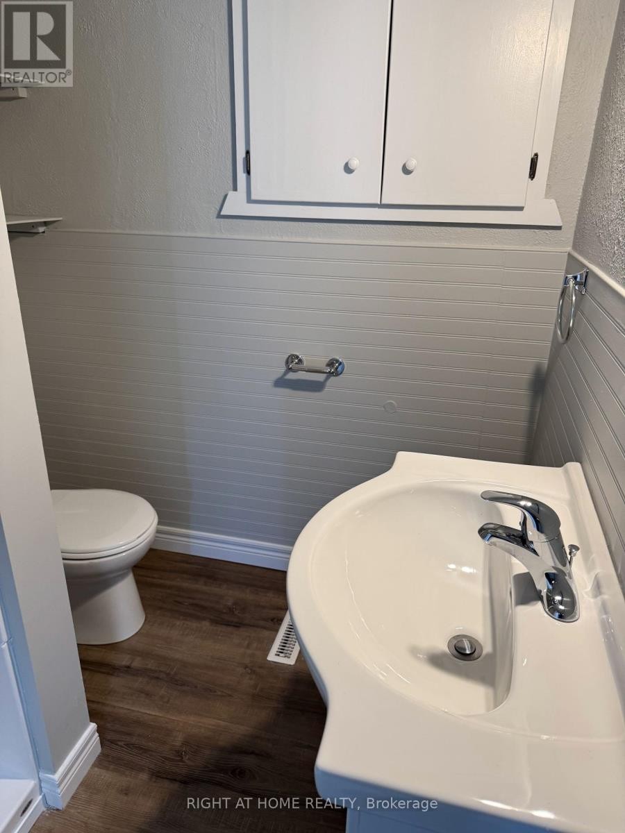 












252 QUEEN STREET

,
Chatham-Kent (Chatham),




Ontario
N7M2H3

