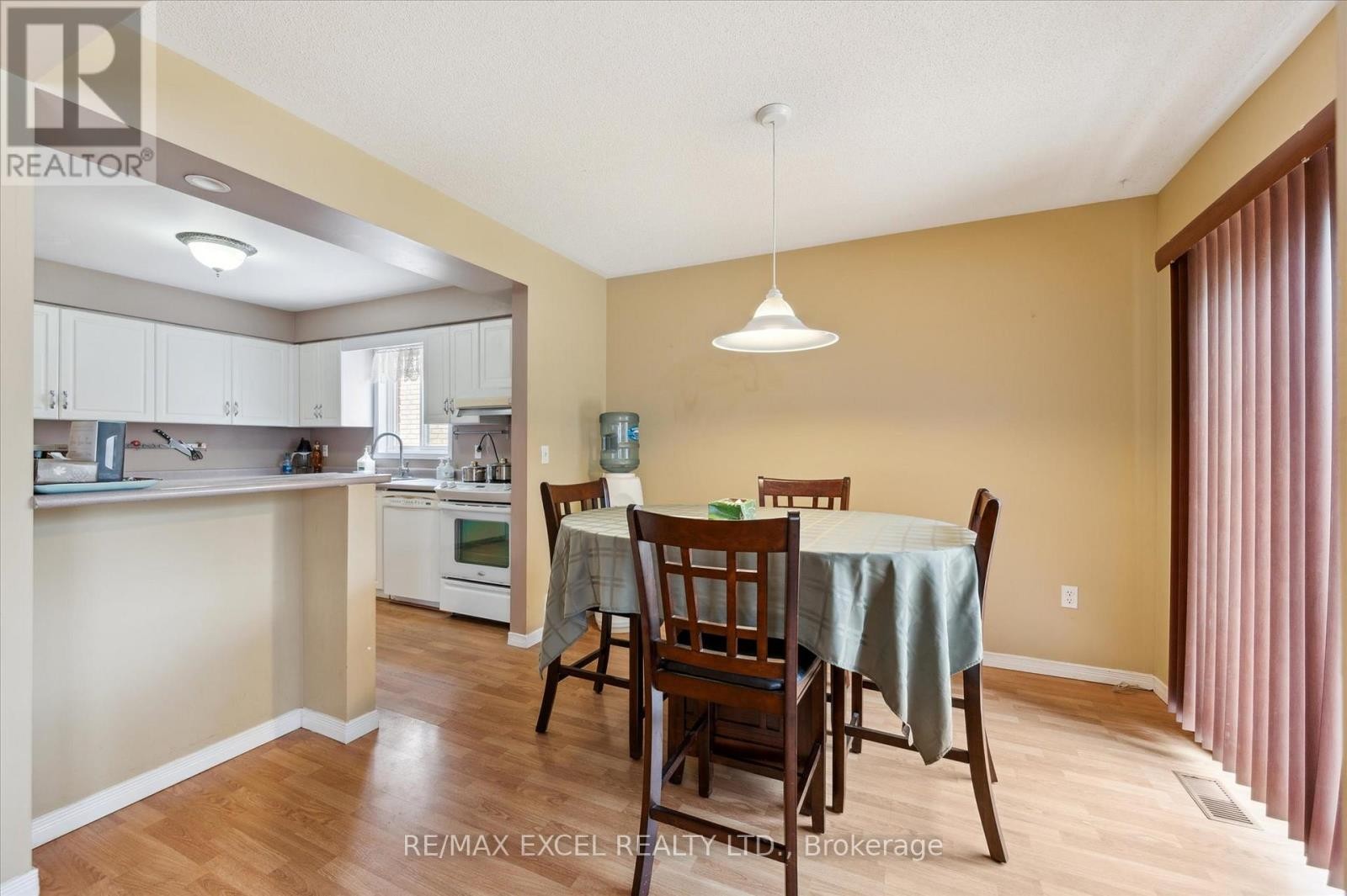 












451 CITADEL COURT

,
Waterloo,




Ontario
N2K3Y4

