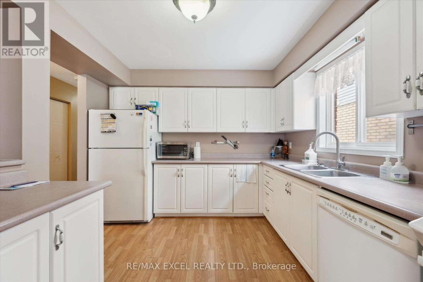 












451 CITADEL COURT

,
Waterloo,




Ontario
N2K3Y4

