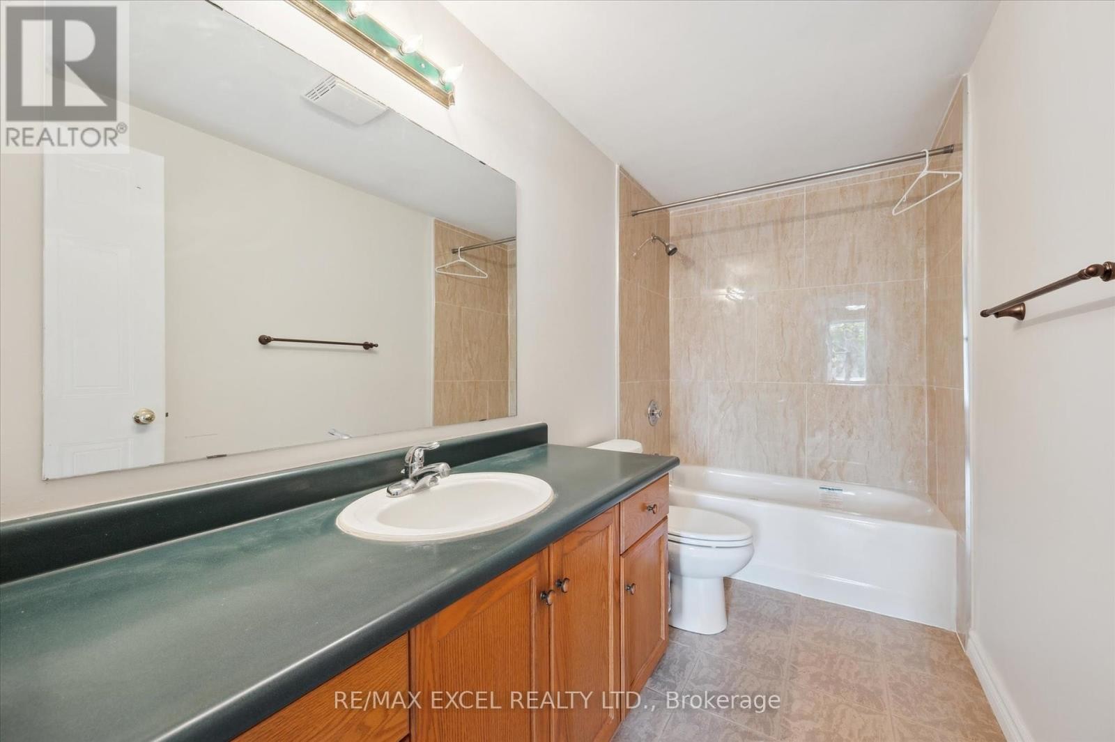 












451 CITADEL COURT

,
Waterloo,




Ontario
N2K3Y4

