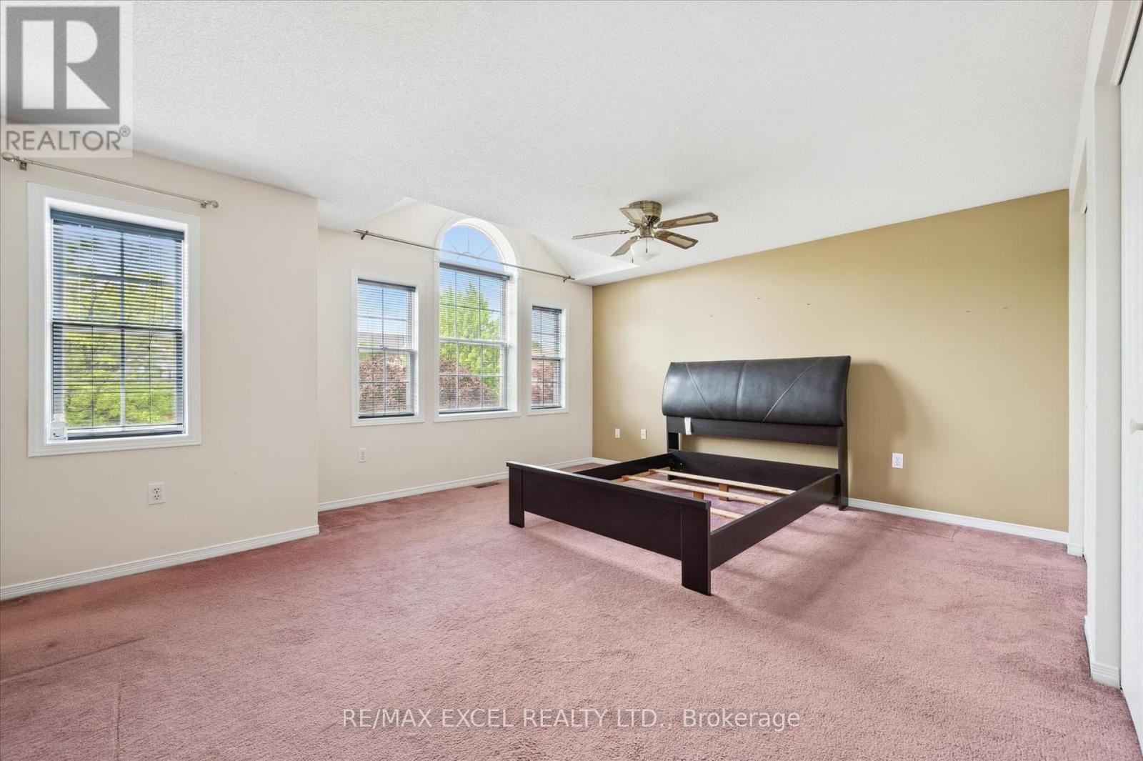 












451 CITADEL COURT

,
Waterloo,




Ontario
N2K3Y4

