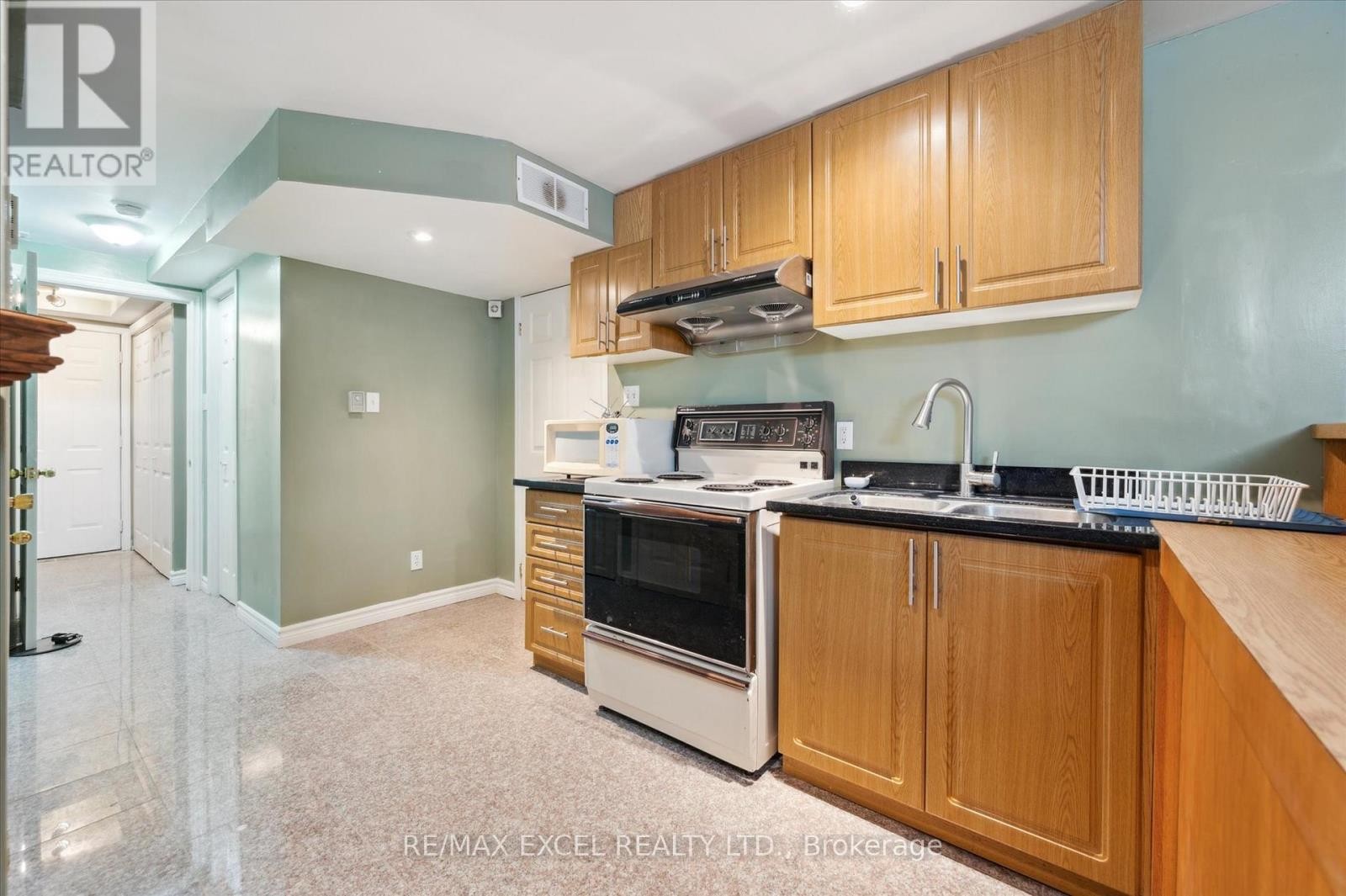 












451 CITADEL COURT

,
Waterloo,




Ontario
N2K3Y4


