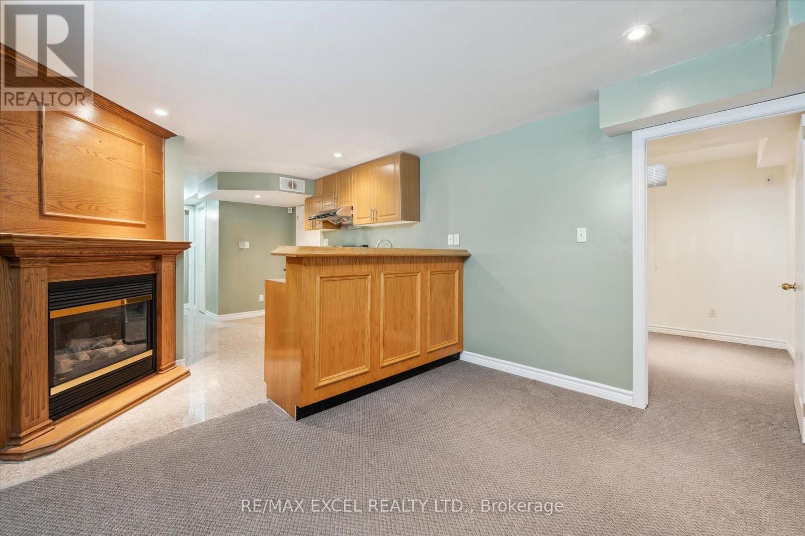 












451 CITADEL COURT

,
Waterloo,




Ontario
N2K3Y4


