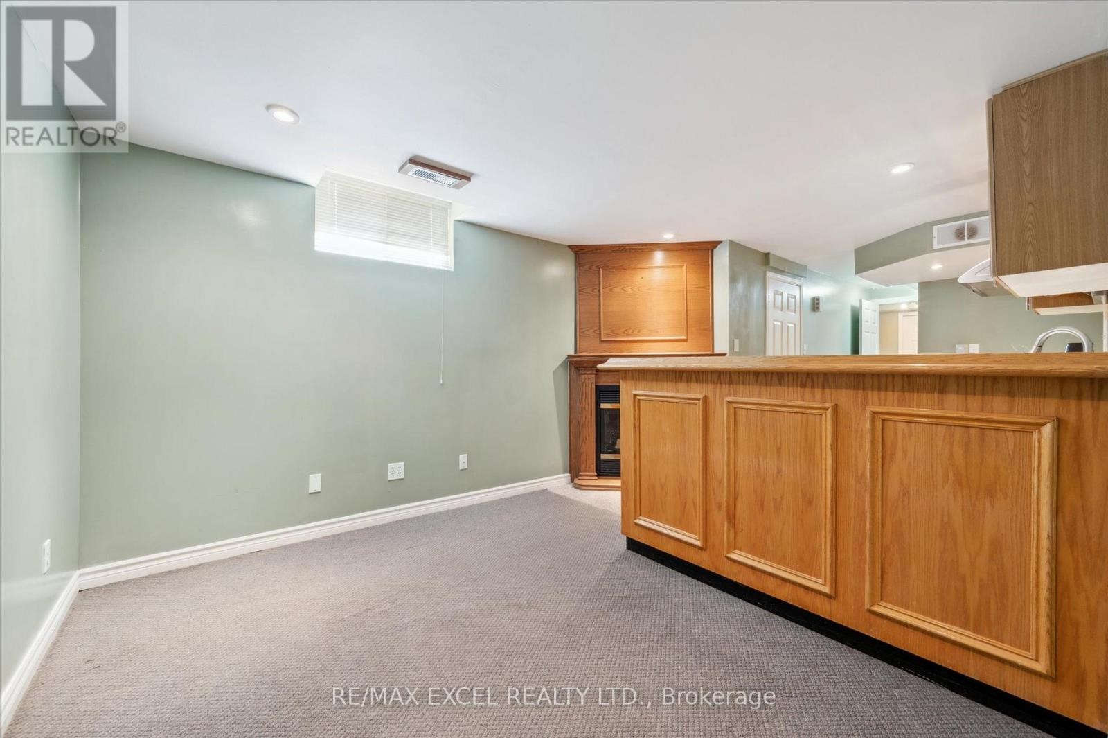 












451 CITADEL COURT

,
Waterloo,




Ontario
N2K3Y4

