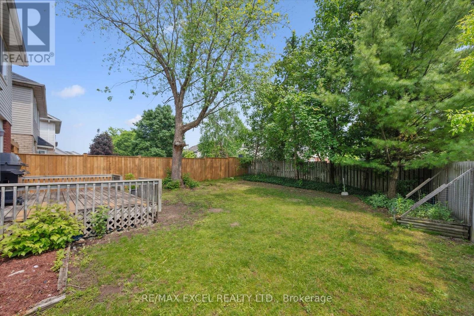 












451 CITADEL COURT

,
Waterloo,




Ontario
N2K3Y4

