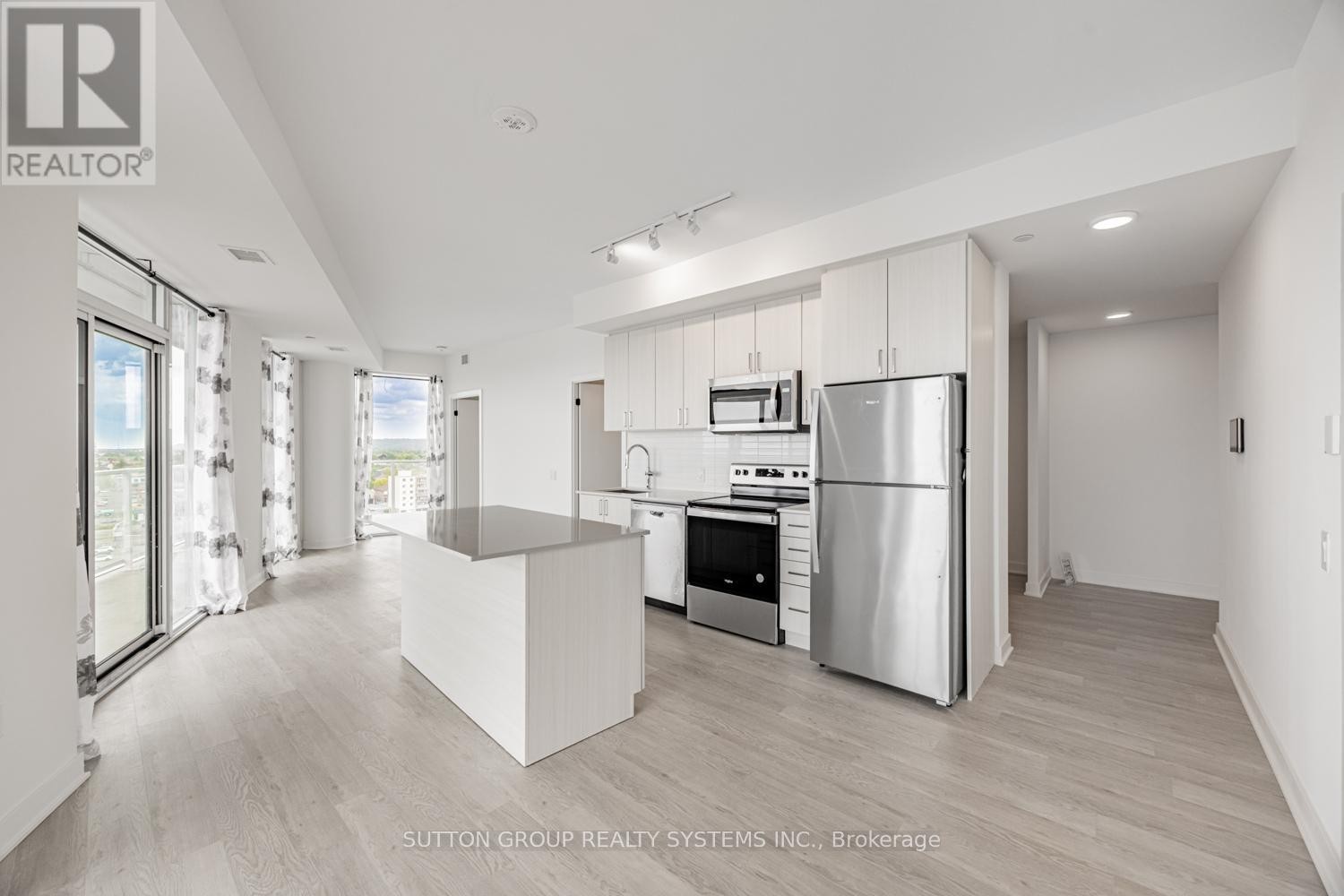 












916 - 2782 BARTON STREET E

,
Hamilton (Riverdale),




Ontario
L8J2J8

