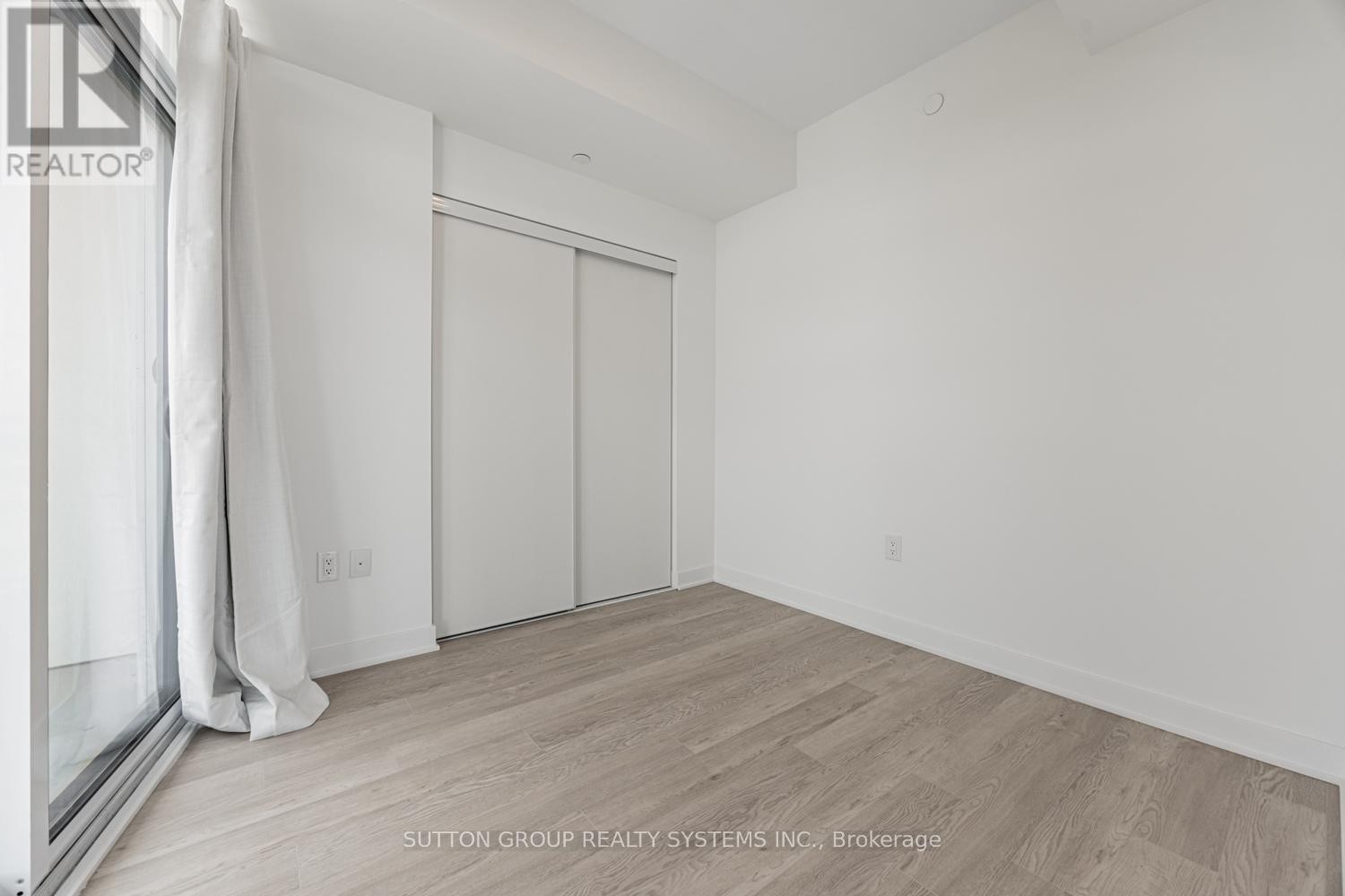 












916 - 2782 BARTON STREET E

,
Hamilton (Riverdale),




Ontario
L8J2J8

