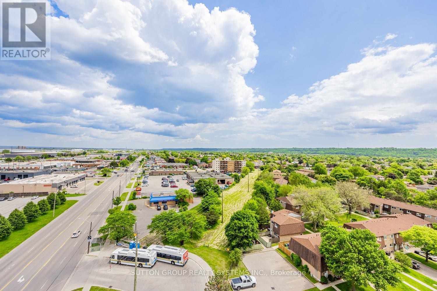 












916 - 2782 BARTON STREET E

,
Hamilton (Riverdale),




Ontario
L8J2J8

