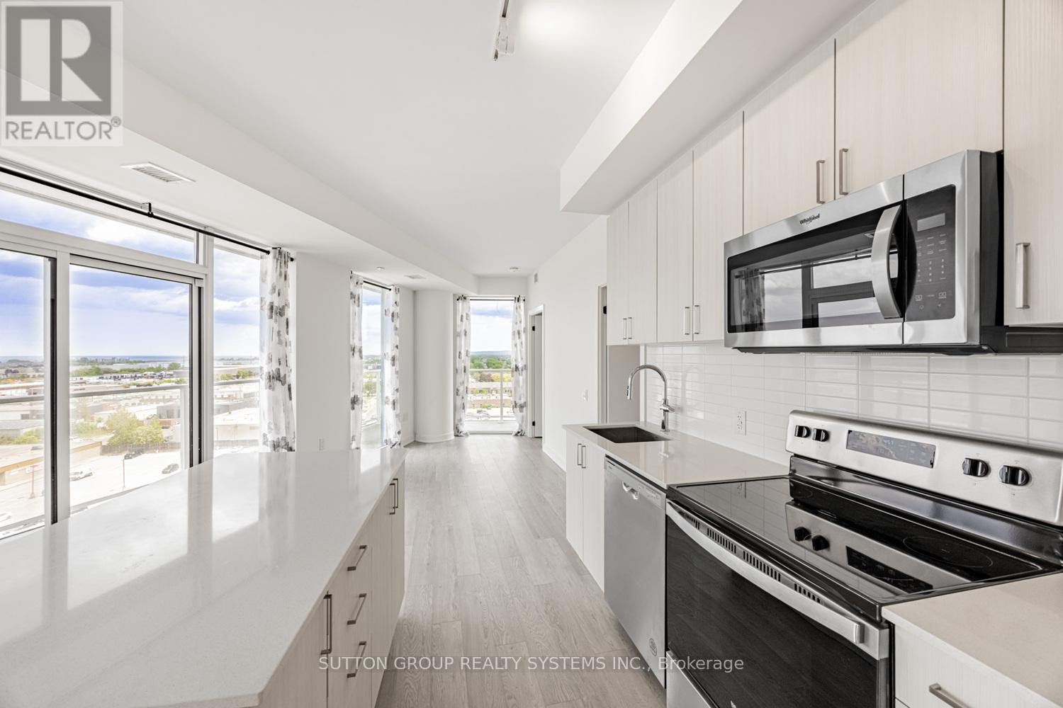 












916 - 2782 BARTON STREET E

,
Hamilton (Riverdale),




Ontario
L8J2J8

