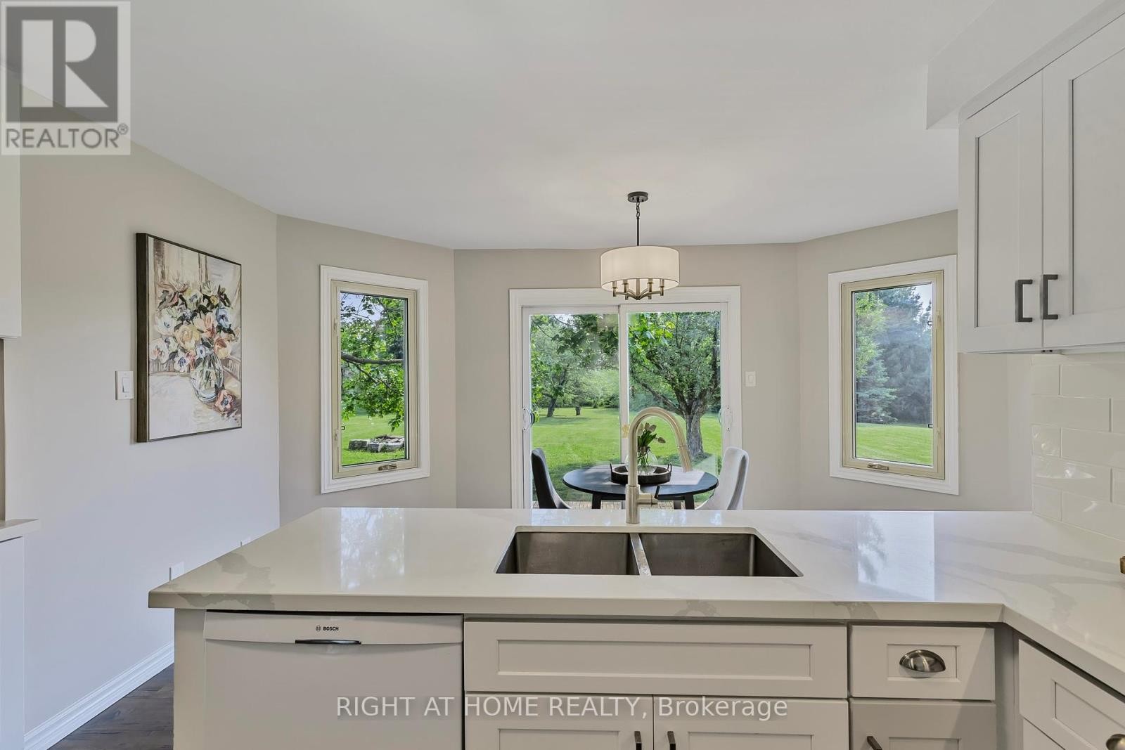 












5 MADILL DRIVE

,
Mono,




Ontario
L9W6G3

