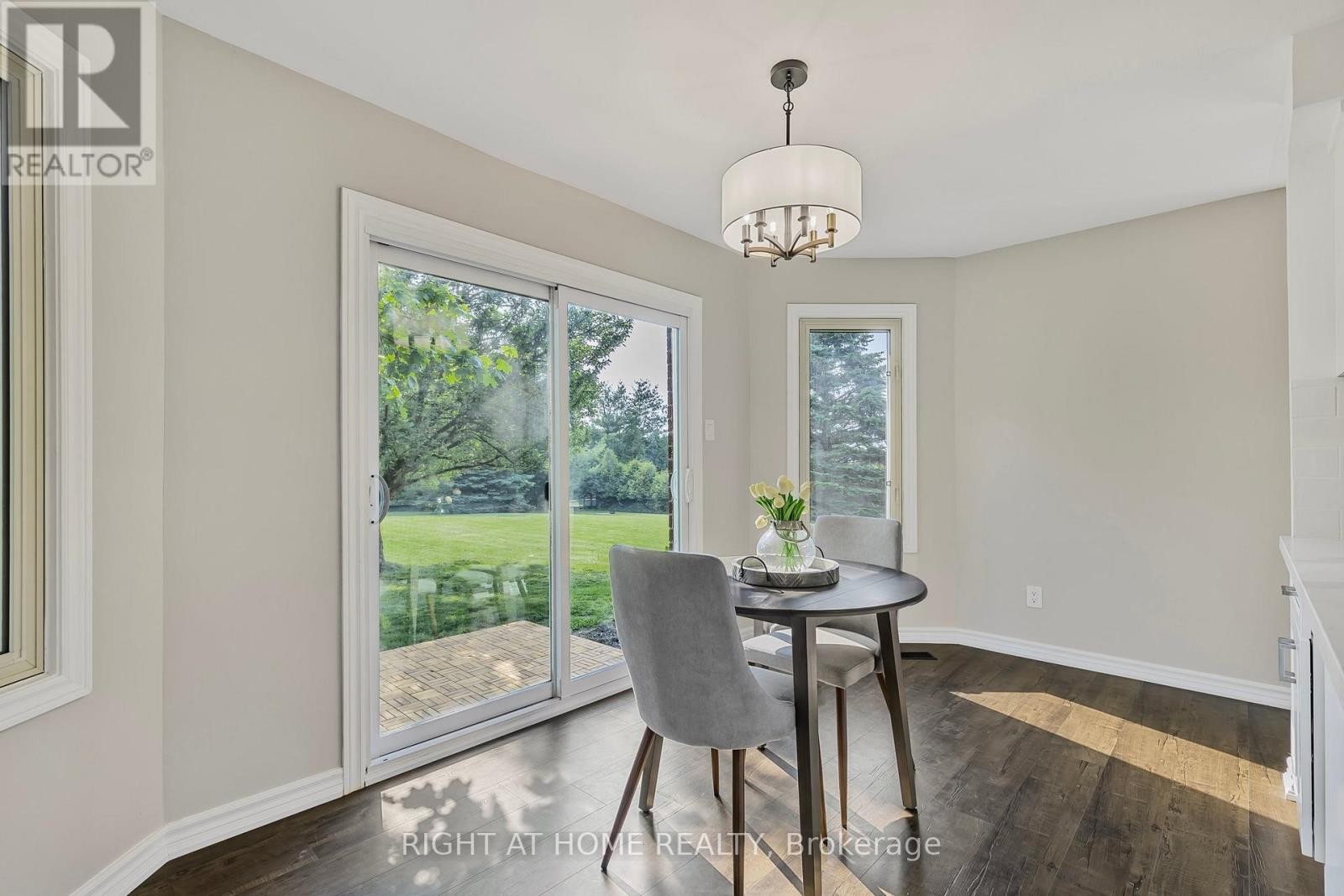 












5 MADILL DRIVE

,
Mono,




Ontario
L9W6G3

