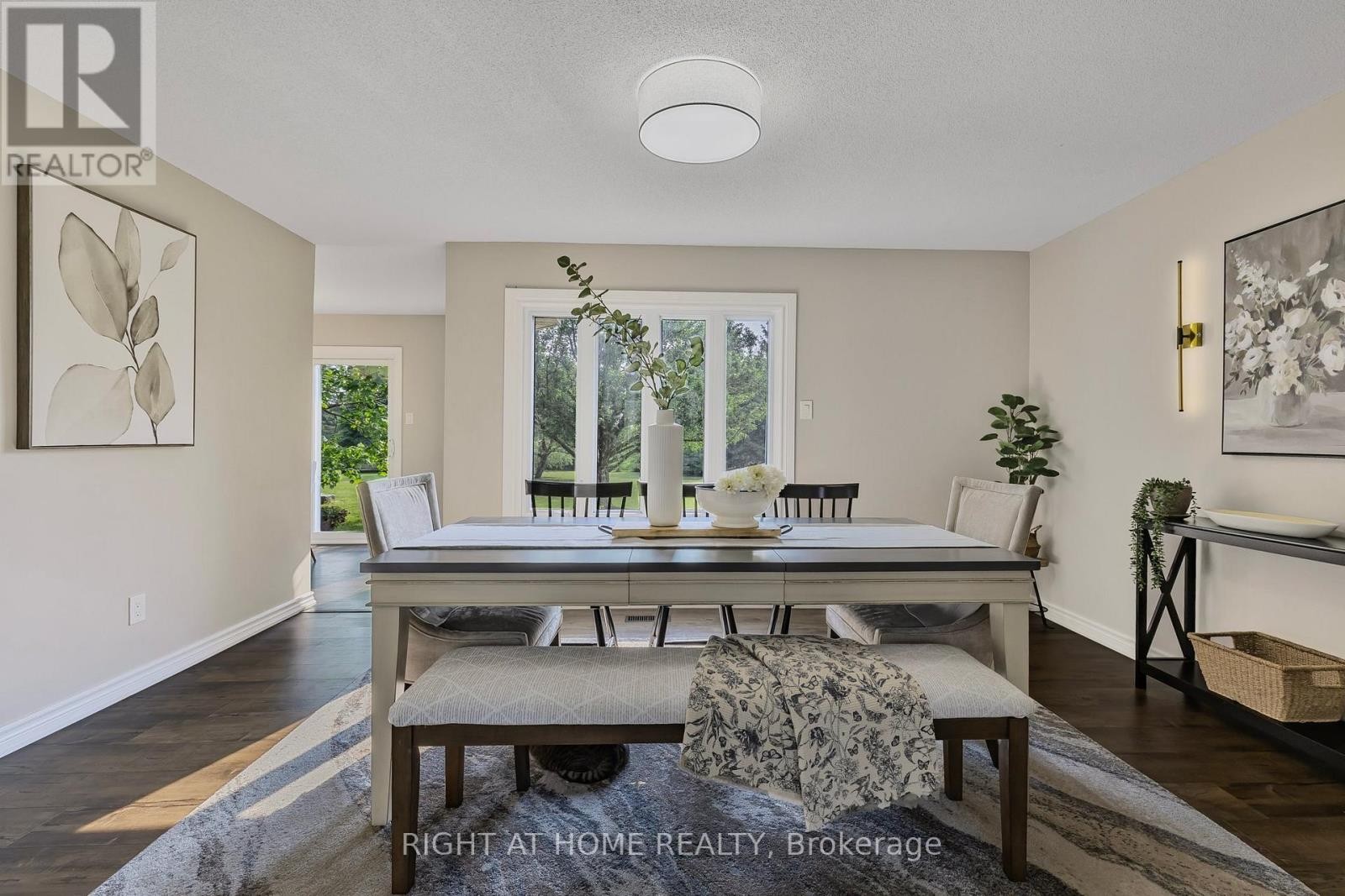 












5 MADILL DRIVE

,
Mono,




Ontario
L9W6G3

