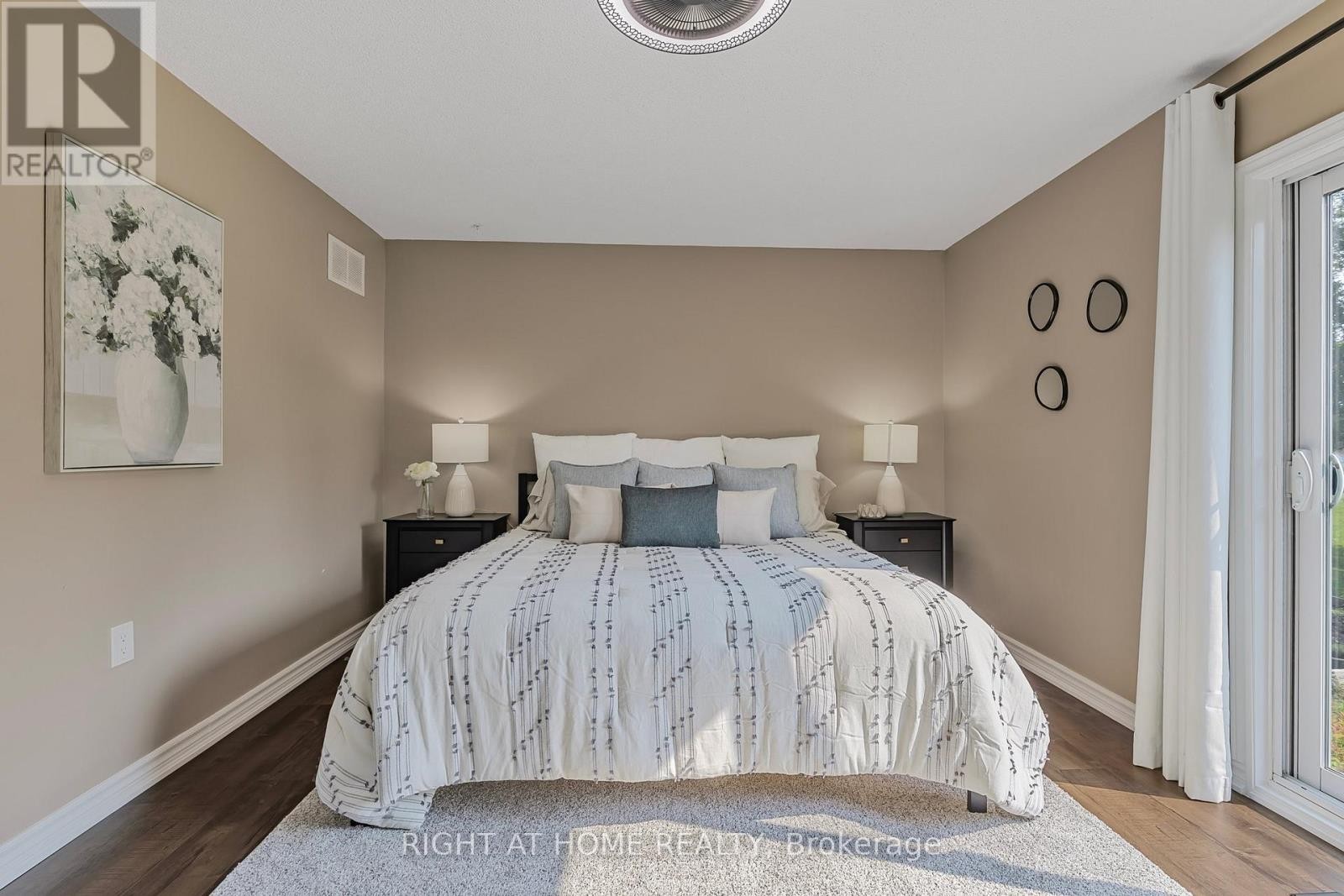 












5 MADILL DRIVE

,
Mono,




Ontario
L9W6G3

