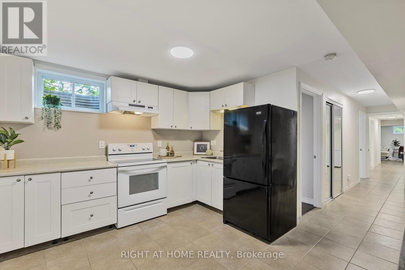 












5 MADILL DRIVE

,
Mono,




Ontario
L9W6G3

