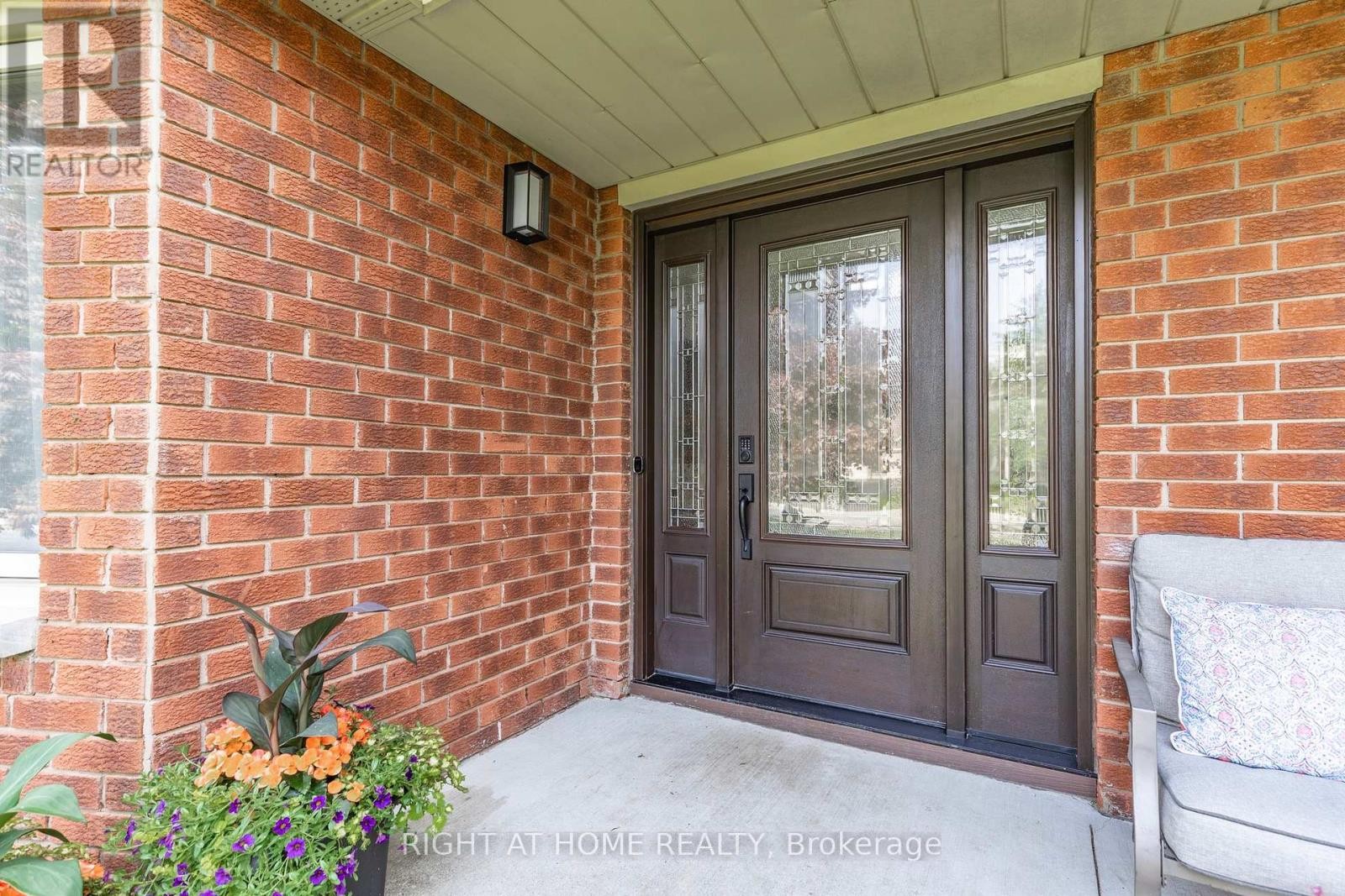 












5 MADILL DRIVE

,
Mono,




Ontario
L9W6G3

