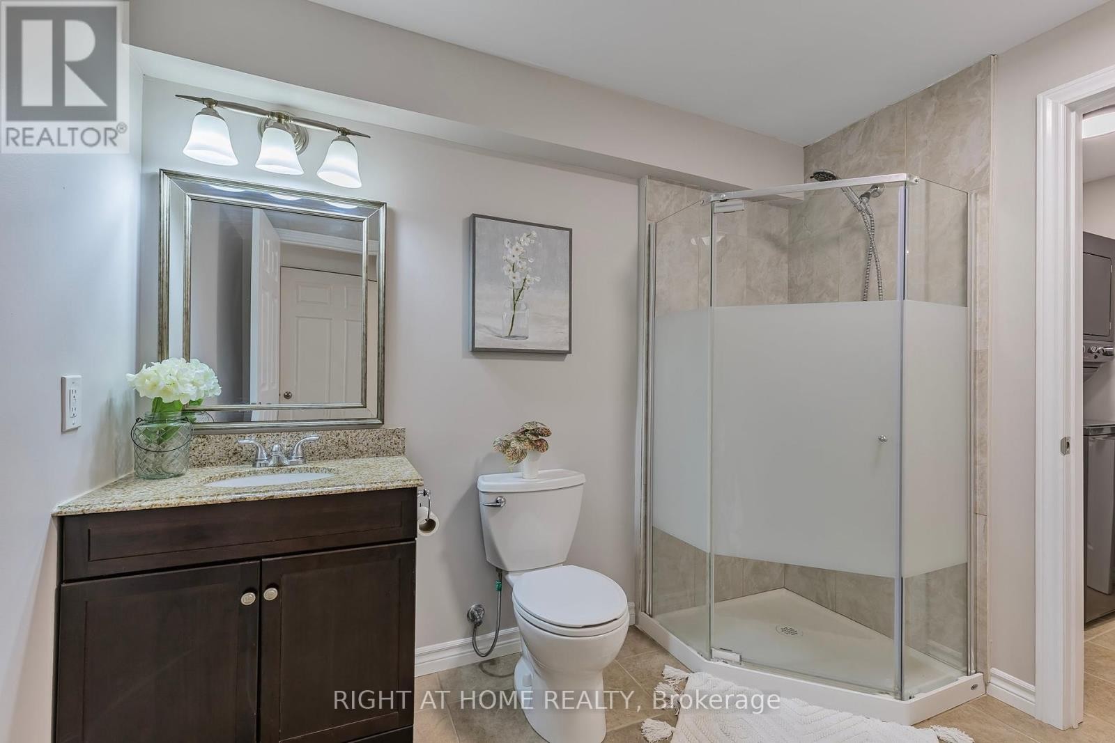 












5 MADILL DRIVE

,
Mono,




Ontario
L9W6G3

