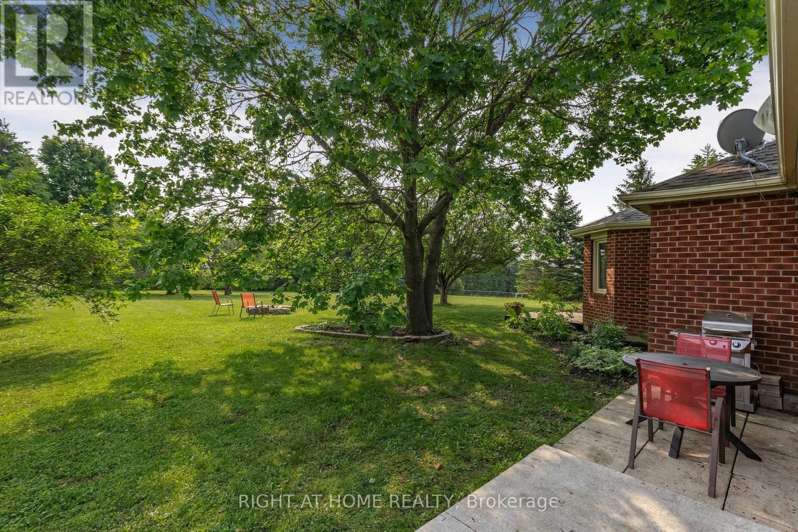 












5 MADILL DRIVE

,
Mono,




Ontario
L9W6G3

