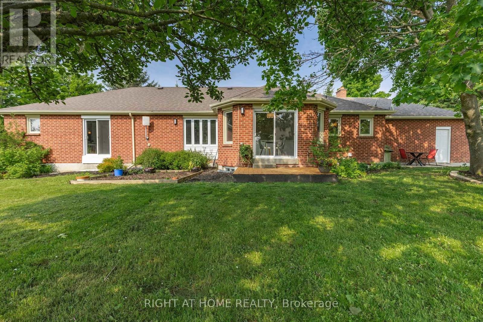 












5 MADILL DRIVE

,
Mono,




Ontario
L9W6G3

