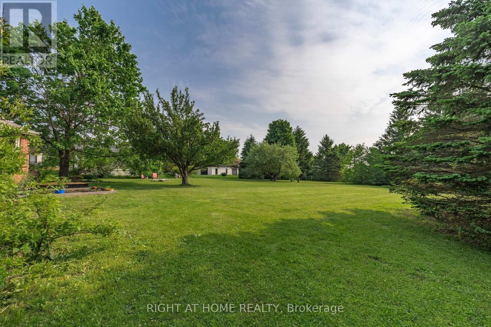 












5 MADILL DRIVE

,
Mono,




Ontario
L9W6G3


