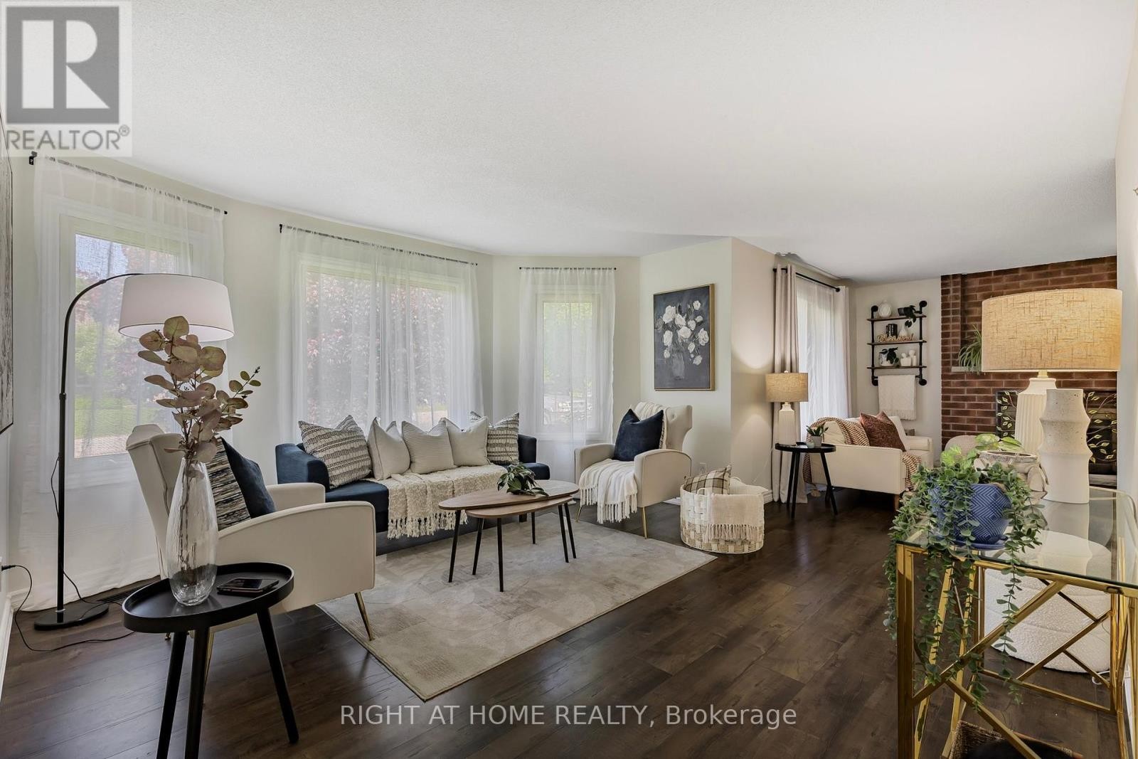 












5 MADILL DRIVE

,
Mono,




Ontario
L9W6G3

