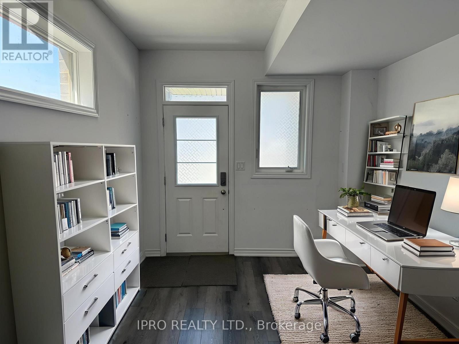 












123 - 61 SOHO STREET

,
Hamilton (Stoney Creek Mountain),




Ontario
L8J0M6


