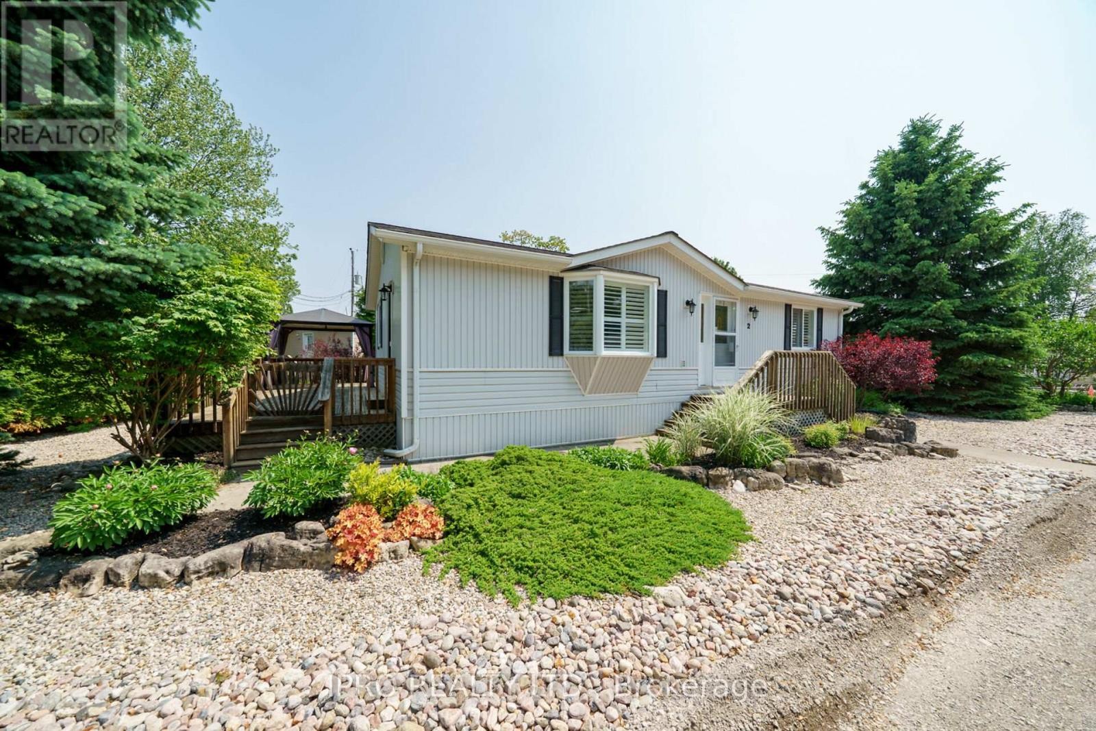 












2 GOLDEN POND ROAD PVT ROAD

,
Puslinch,




Ontario
N0B2J0

