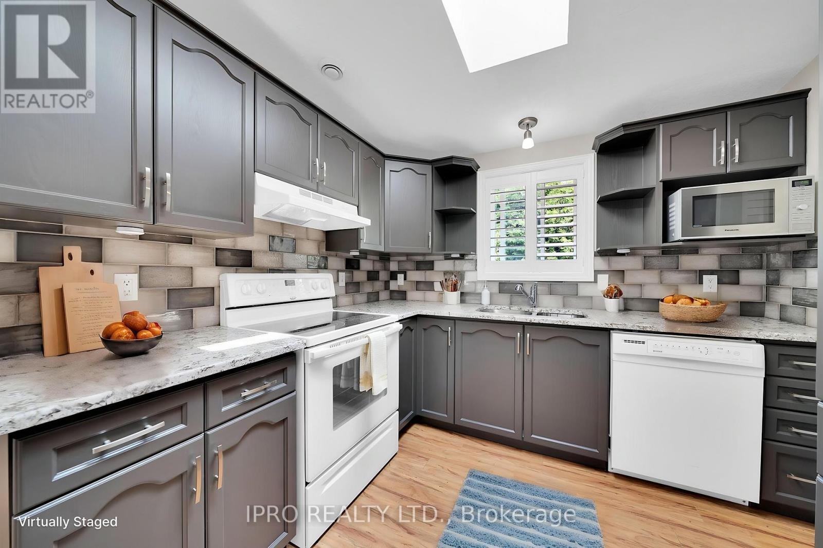 












2 GOLDEN POND ROAD PVT ROAD

,
Puslinch,




Ontario
N0B2J0

