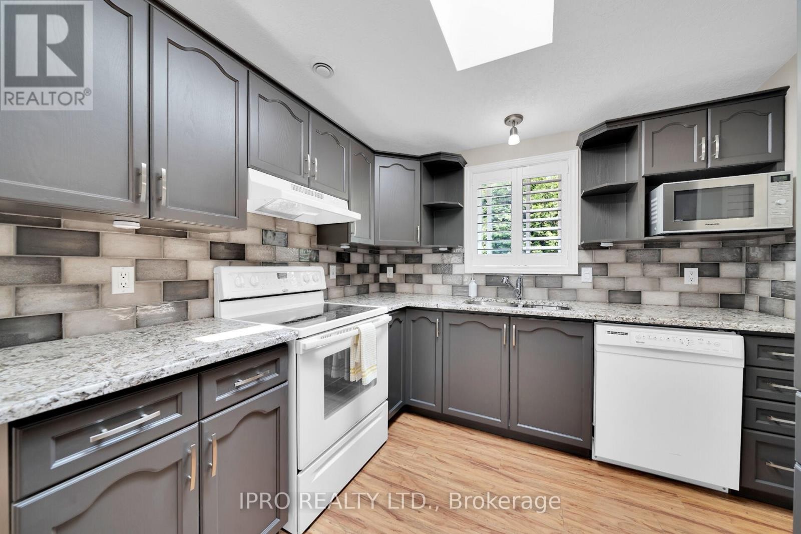 












2 GOLDEN POND ROAD PVT ROAD

,
Puslinch,




Ontario
N0B2J0

