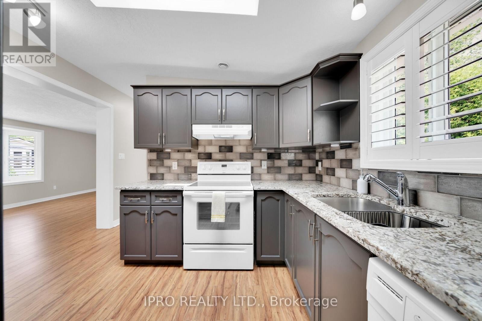 












2 GOLDEN POND ROAD PVT ROAD

,
Puslinch,




Ontario
N0B2J0

