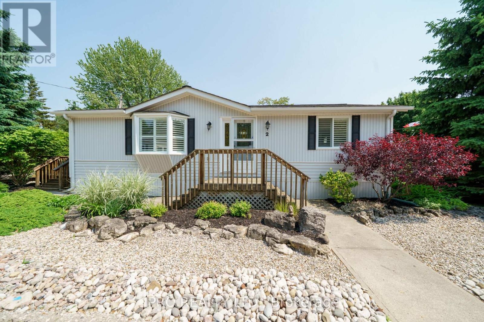 












2 GOLDEN POND ROAD PVT ROAD

,
Puslinch,




Ontario
N0B2J0

